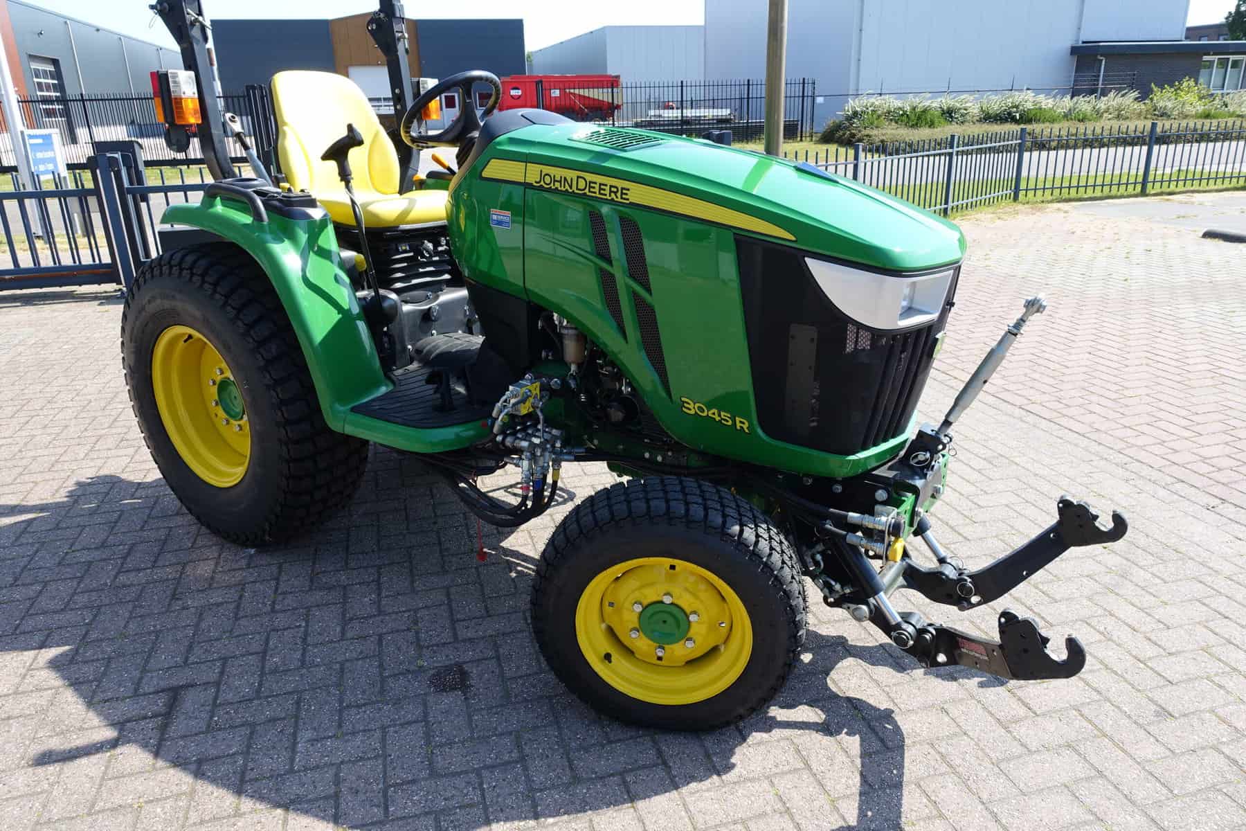 John Deere 3045R 4wd HST - Afbeelding 2