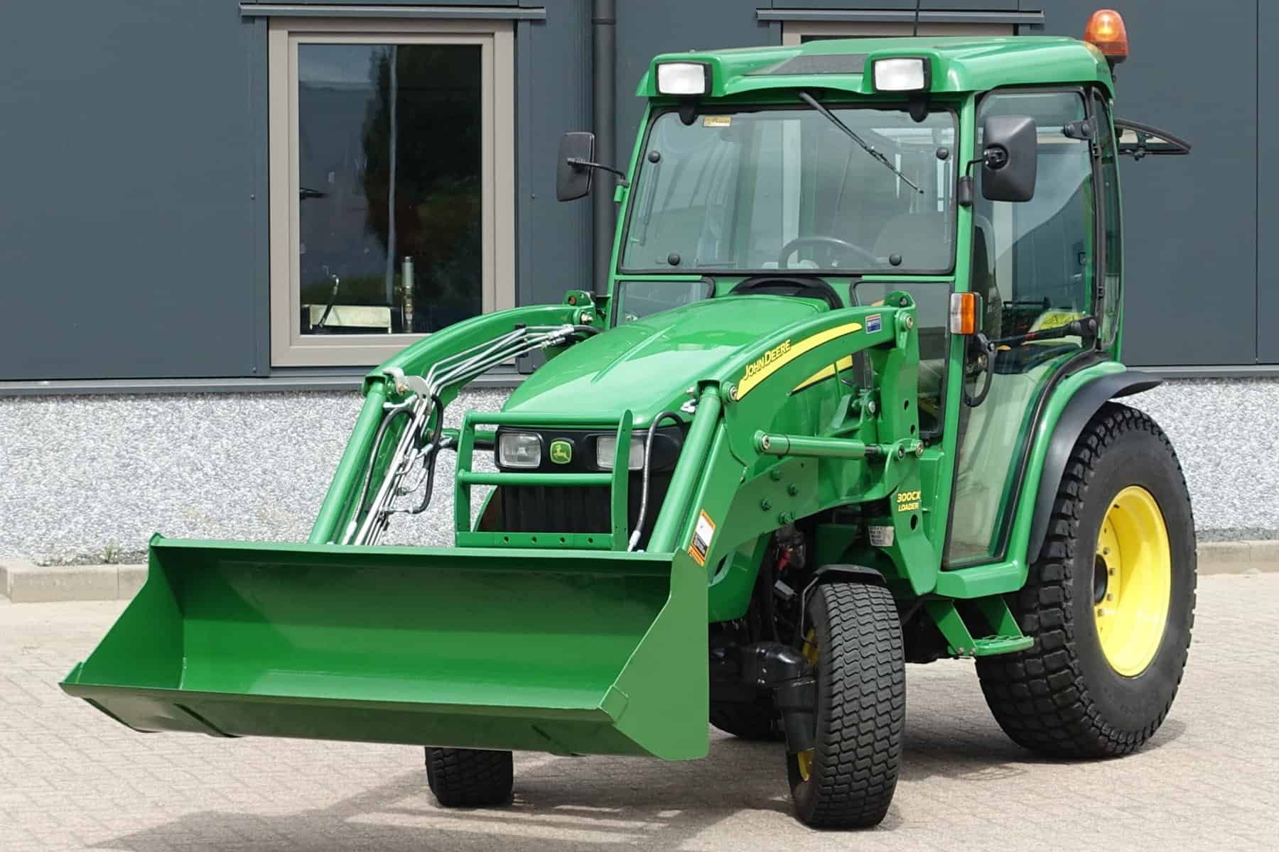 John Deere 3320 4wd HST