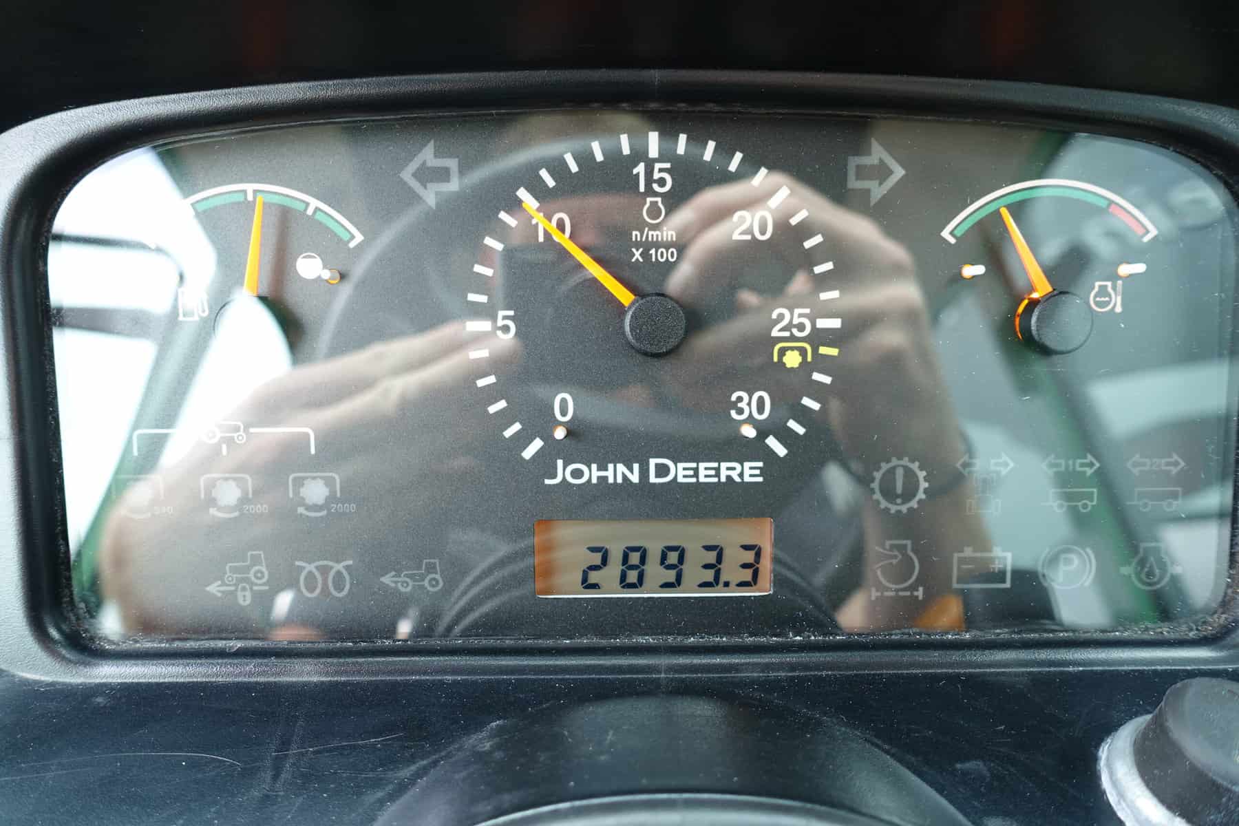 John Deere 3320 4wd HST - Afbeelding 13