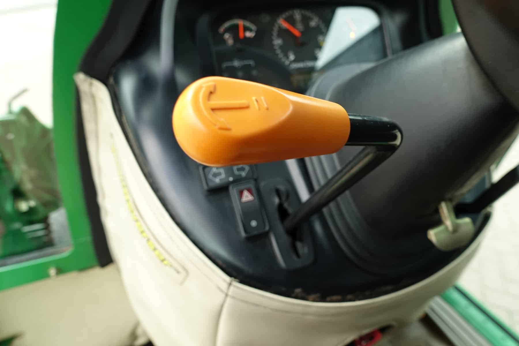 John Deere 3320 4wd HST - Afbeelding 14