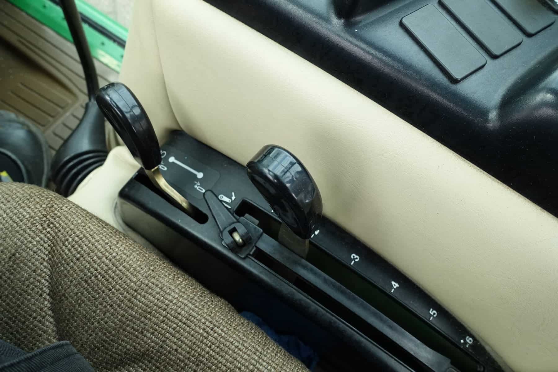 John Deere 3320 4wd HST - Afbeelding 17