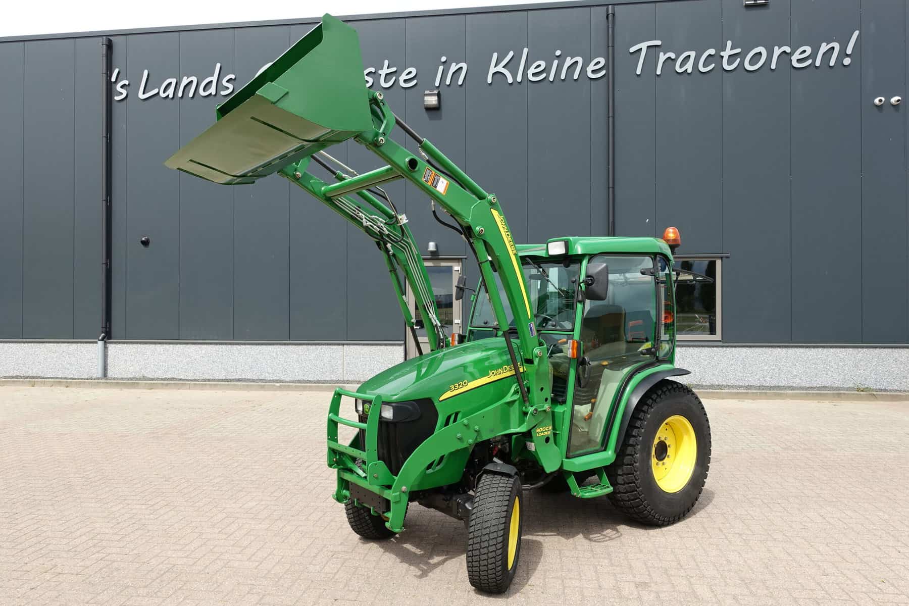 John Deere 3320 4wd HST - Afbeelding 3