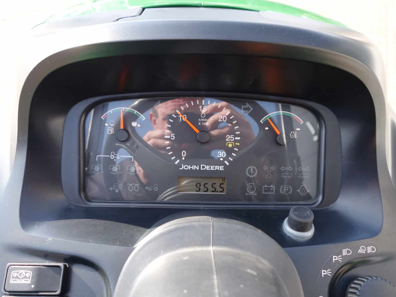 John Deere 3520 4wd HST - Afbeelding 10