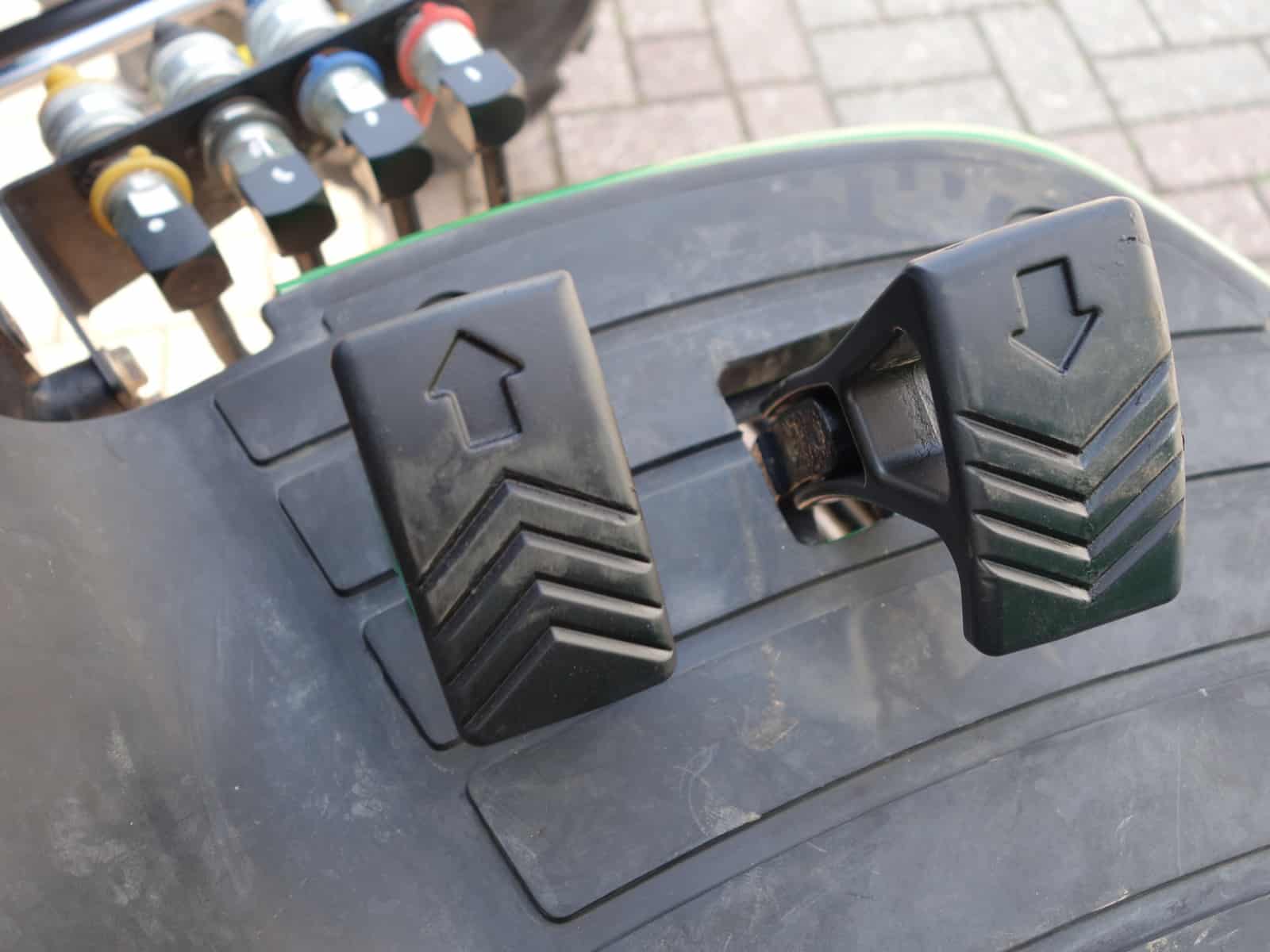 John Deere 3520 4wd HST - Afbeelding 13