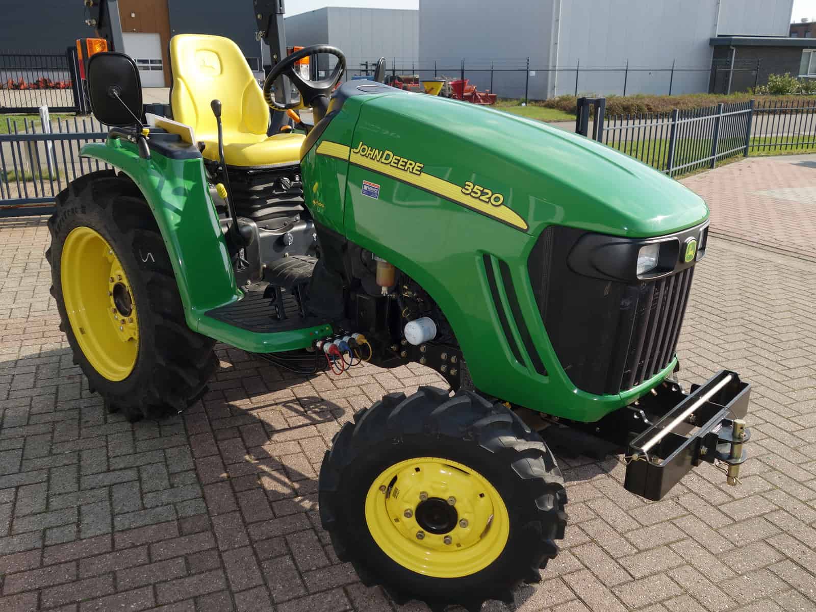 John Deere 3520 4wd HST - Afbeelding 2