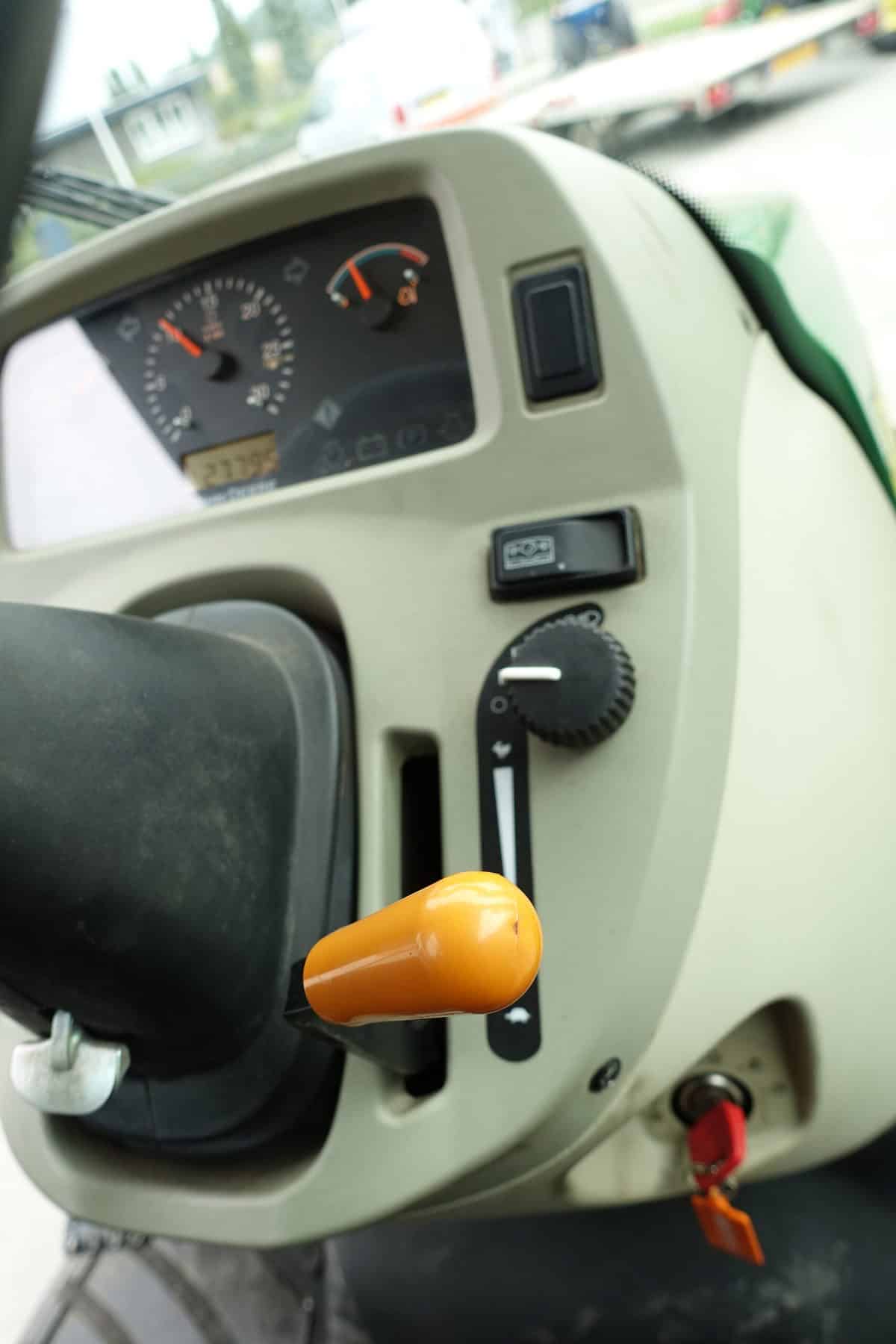 John Deere 3720 4wd HST - Afbeelding 16