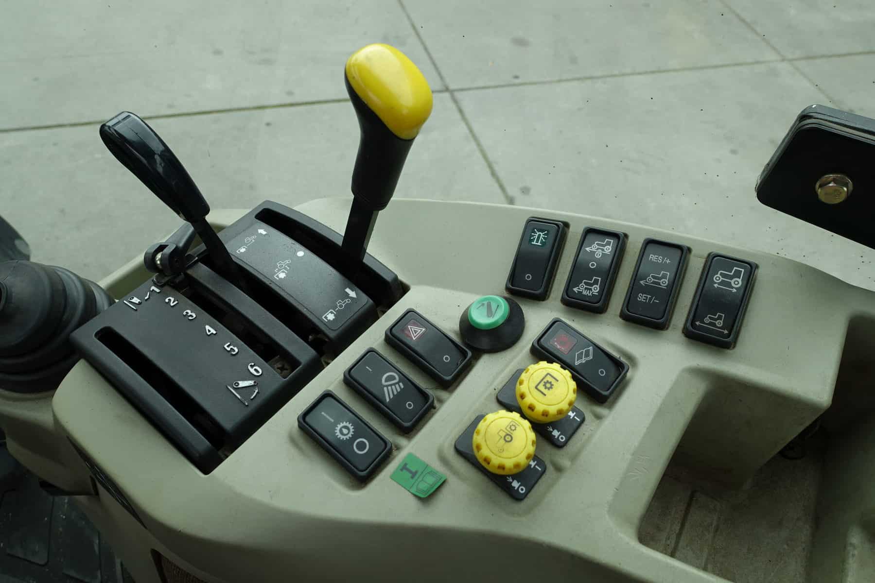 John Deere 3720 4wd HST - Afbeelding 17