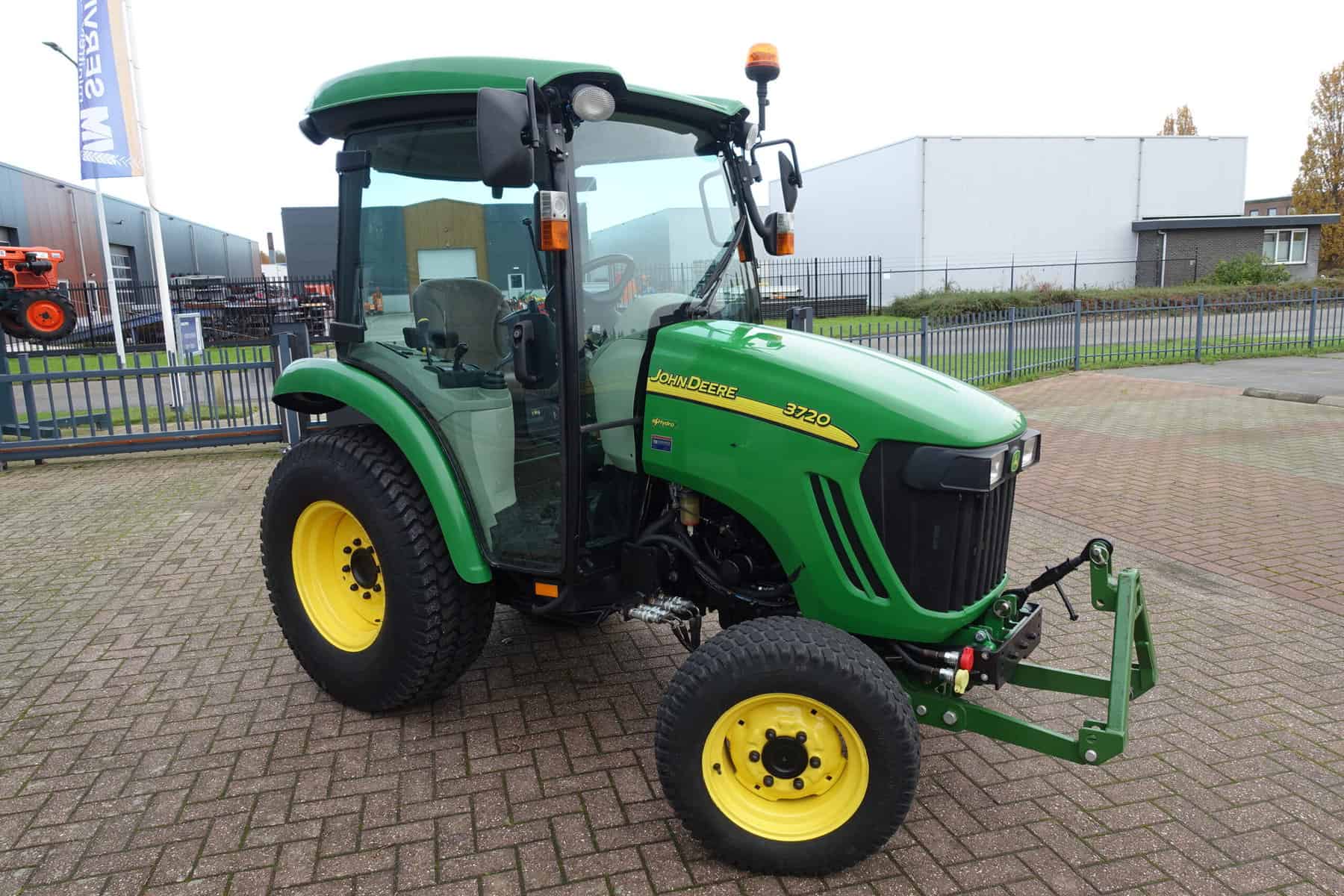 John Deere 3720 4wd HST - Afbeelding 2
