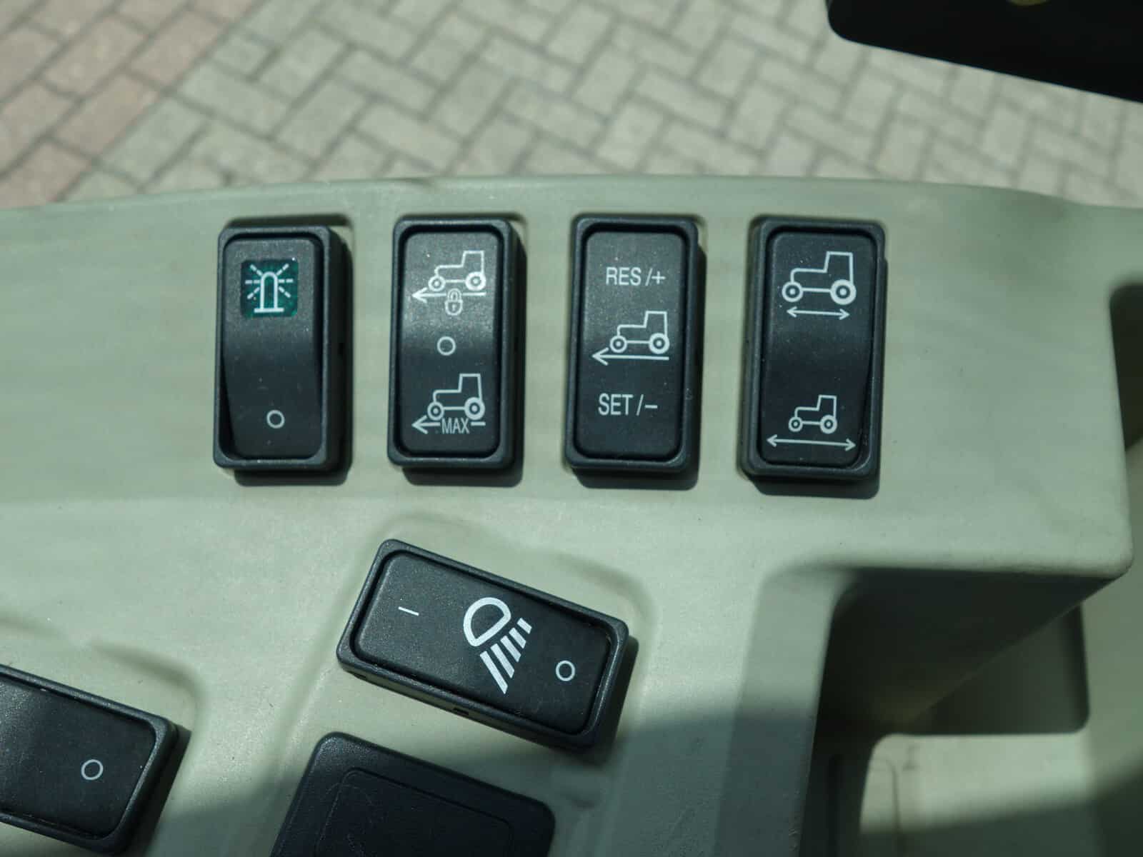 John Deere 3720 4wd HST - Afbeelding 17