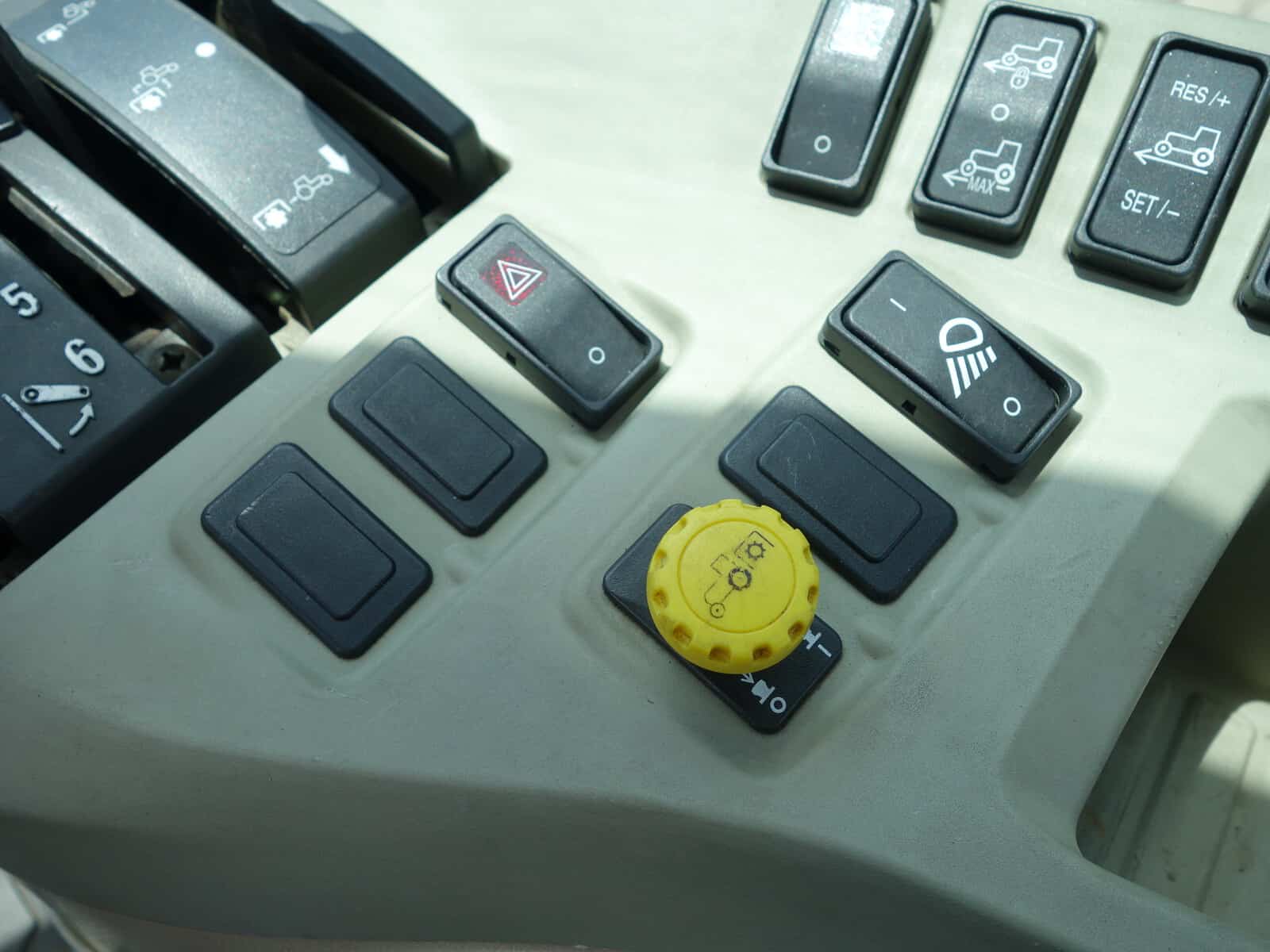 John Deere 3720 4wd HST - Afbeelding 18