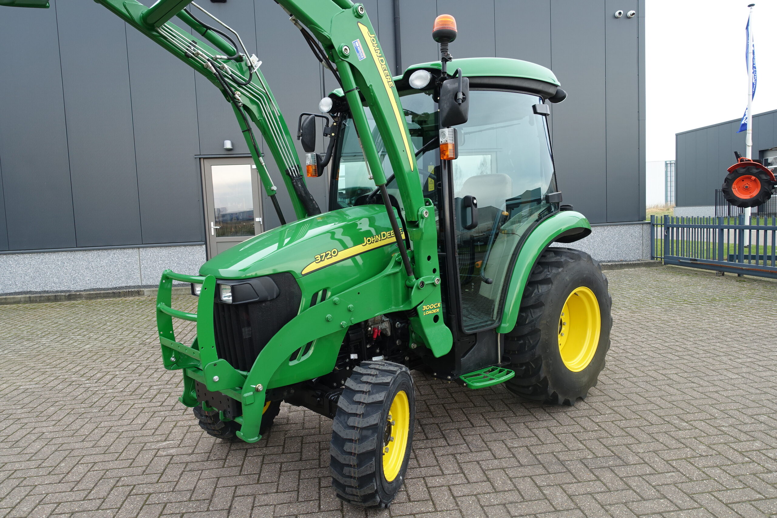 John Deere 3720 4wd HST - Afbeelding 4