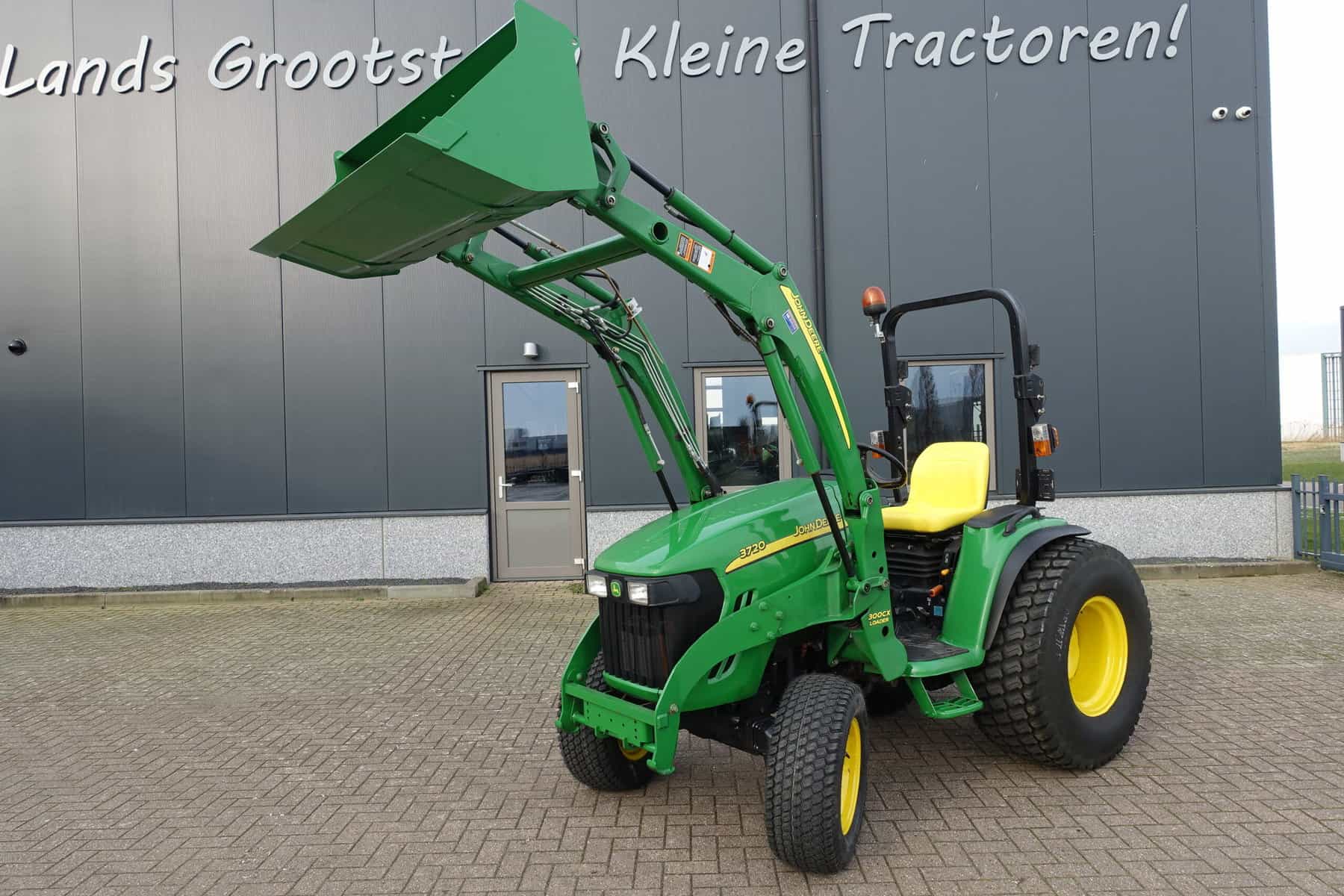 John Deere 3720 4wd HST - Afbeelding 3