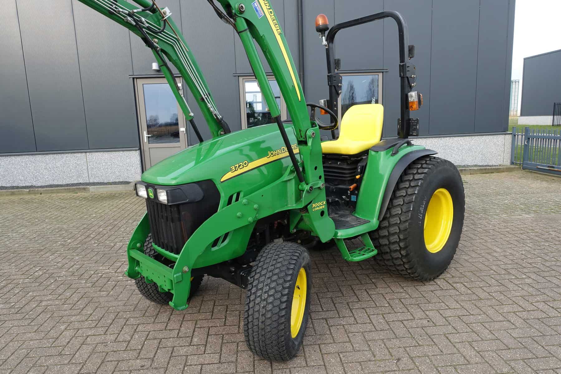 John Deere 3720 4wd HST - Afbeelding 4