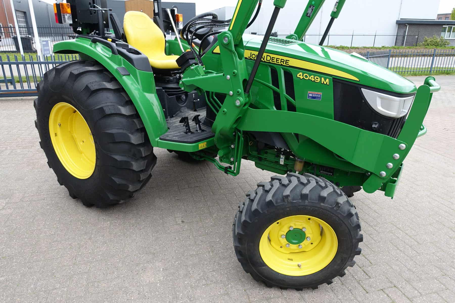 John Deere 4049M 4wd HST - Afbeelding 2