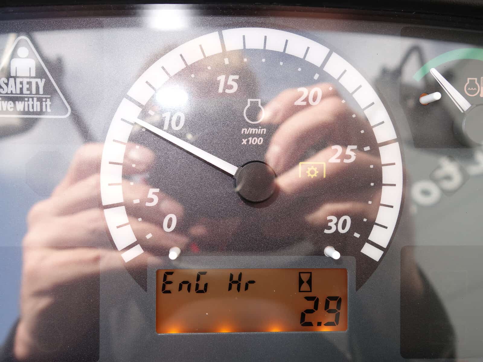 John Deere 4049M 4wd HST - Afbeelding 10