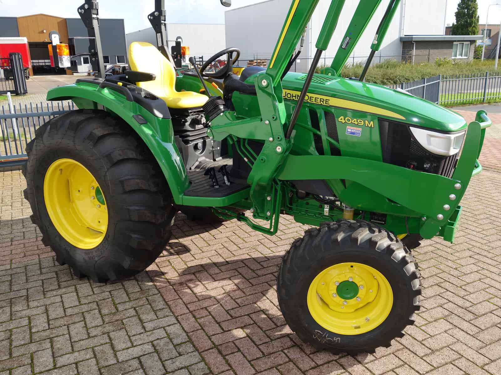 John Deere 4049M 4wd HST - Afbeelding 2