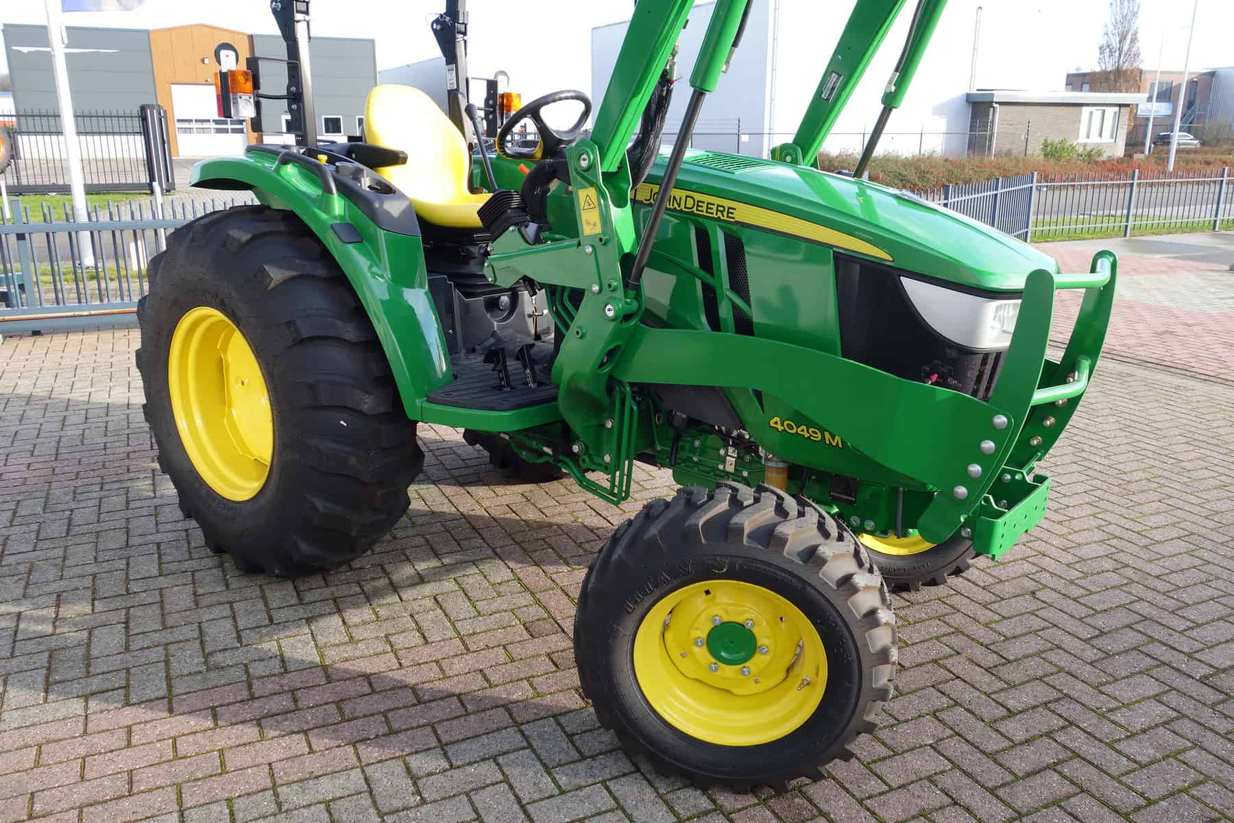 John Deere 4049M 4wd HST - Afbeelding 2