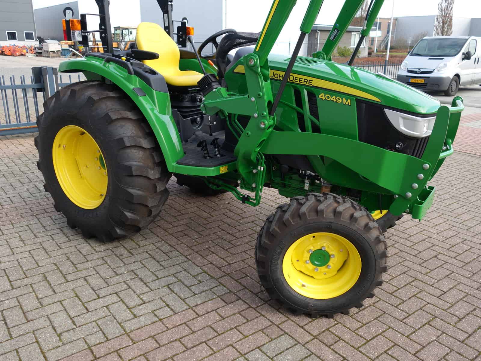 John Deere 4049M 4wd HST - Afbeelding 2