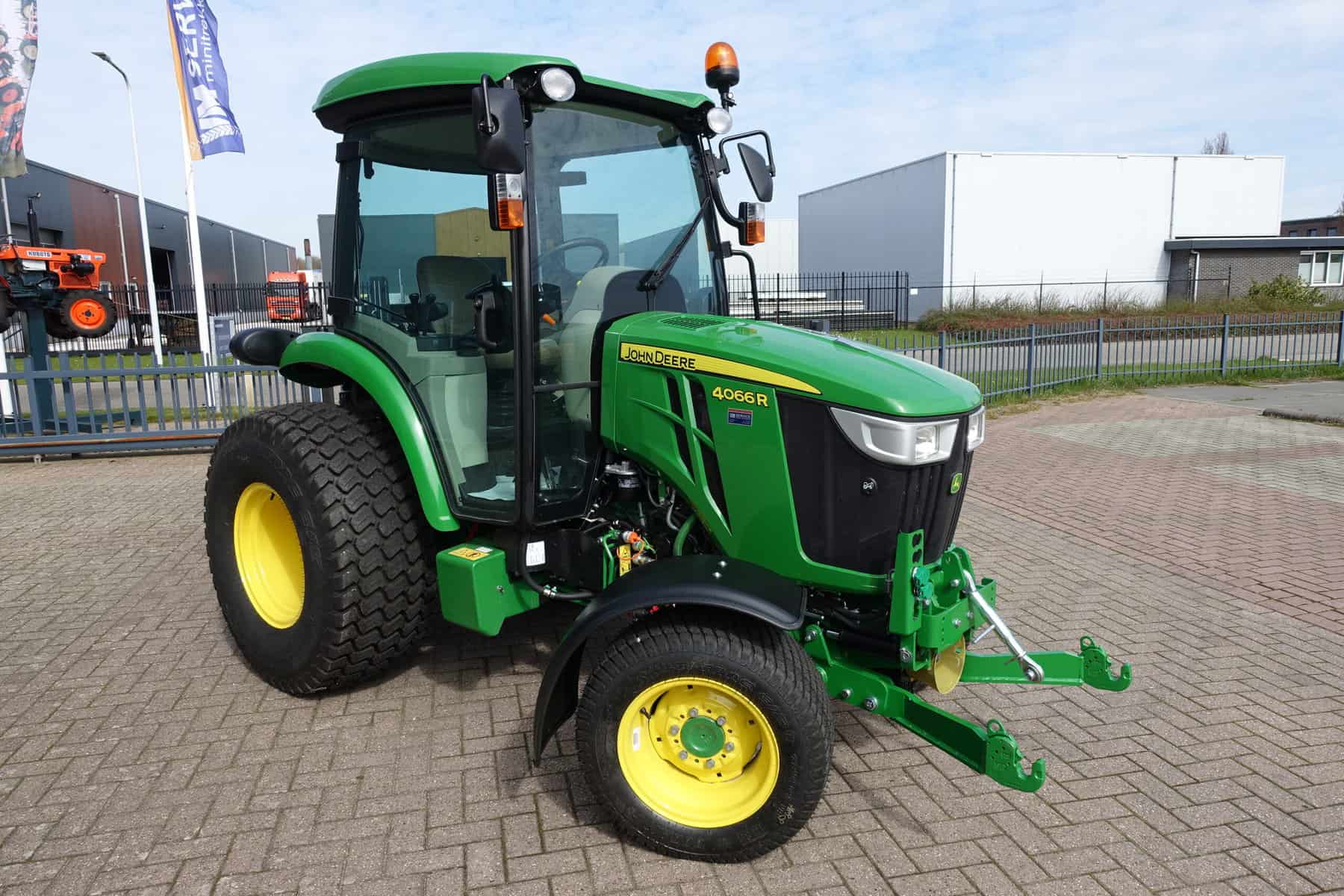 John Deere 4066R 4wd HST - Afbeelding 2