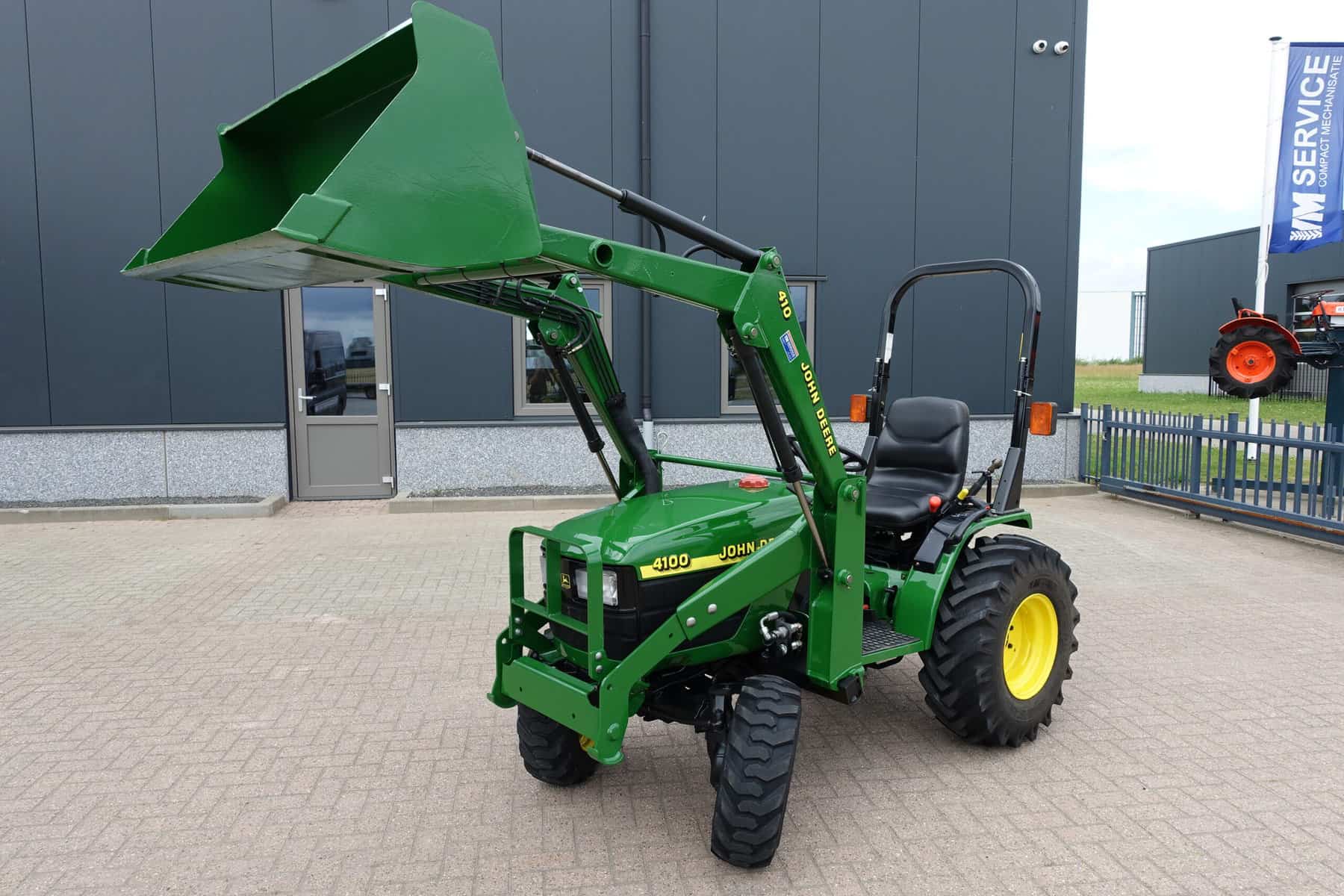 John Deere 4100 4wd HST - Afbeelding 3