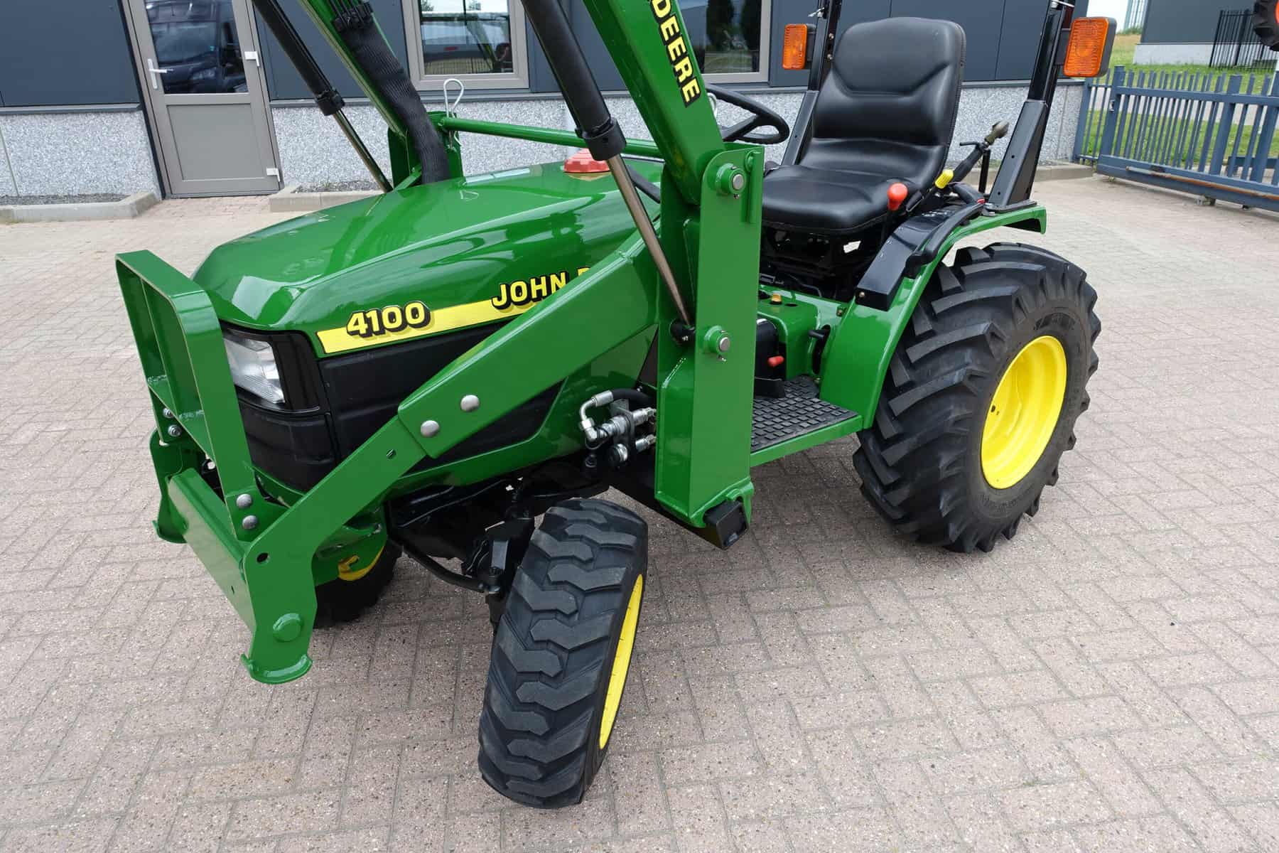 John Deere 4100 4wd HST - Afbeelding 4