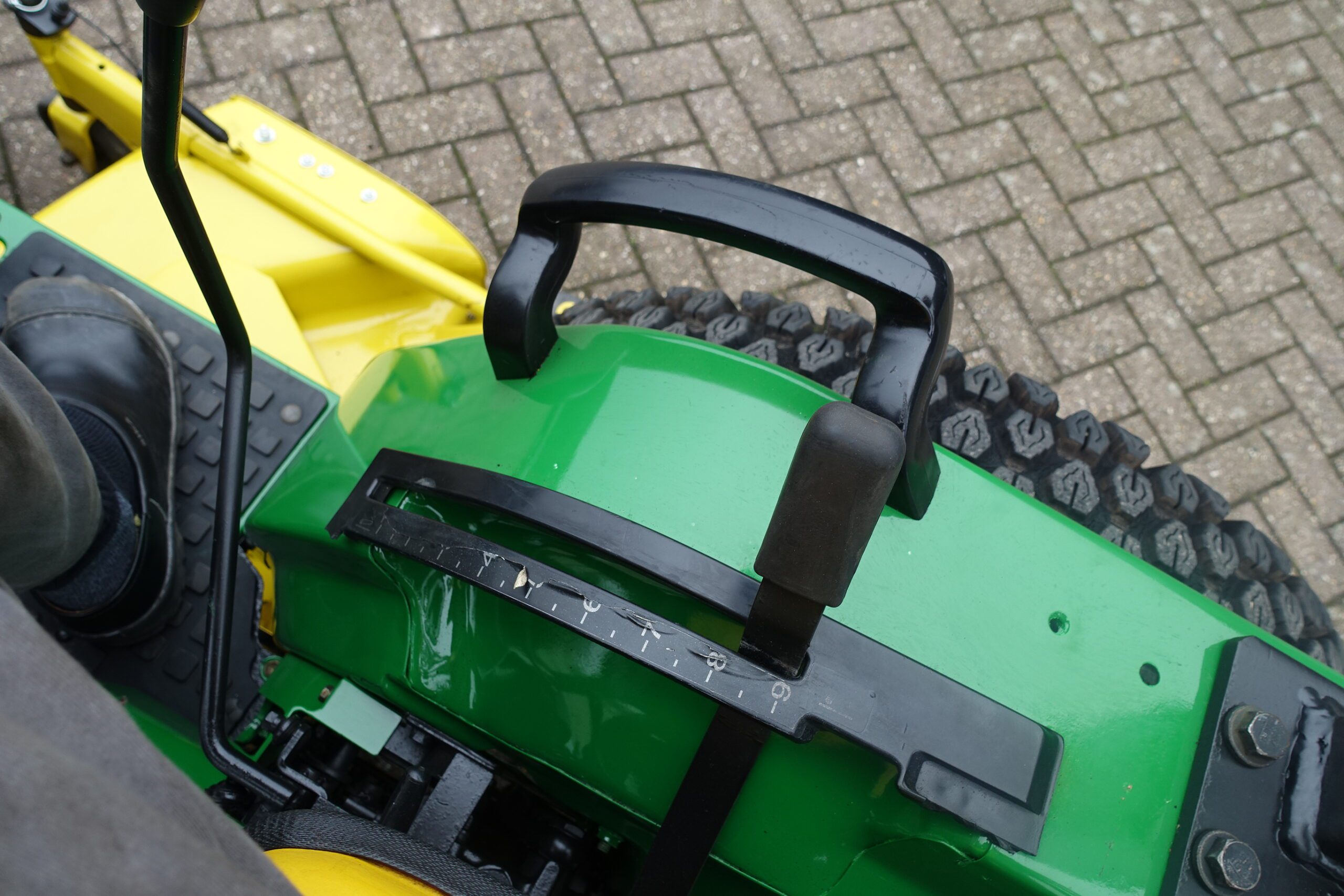 John Deere 4110 4wd HST - Afbeelding 16