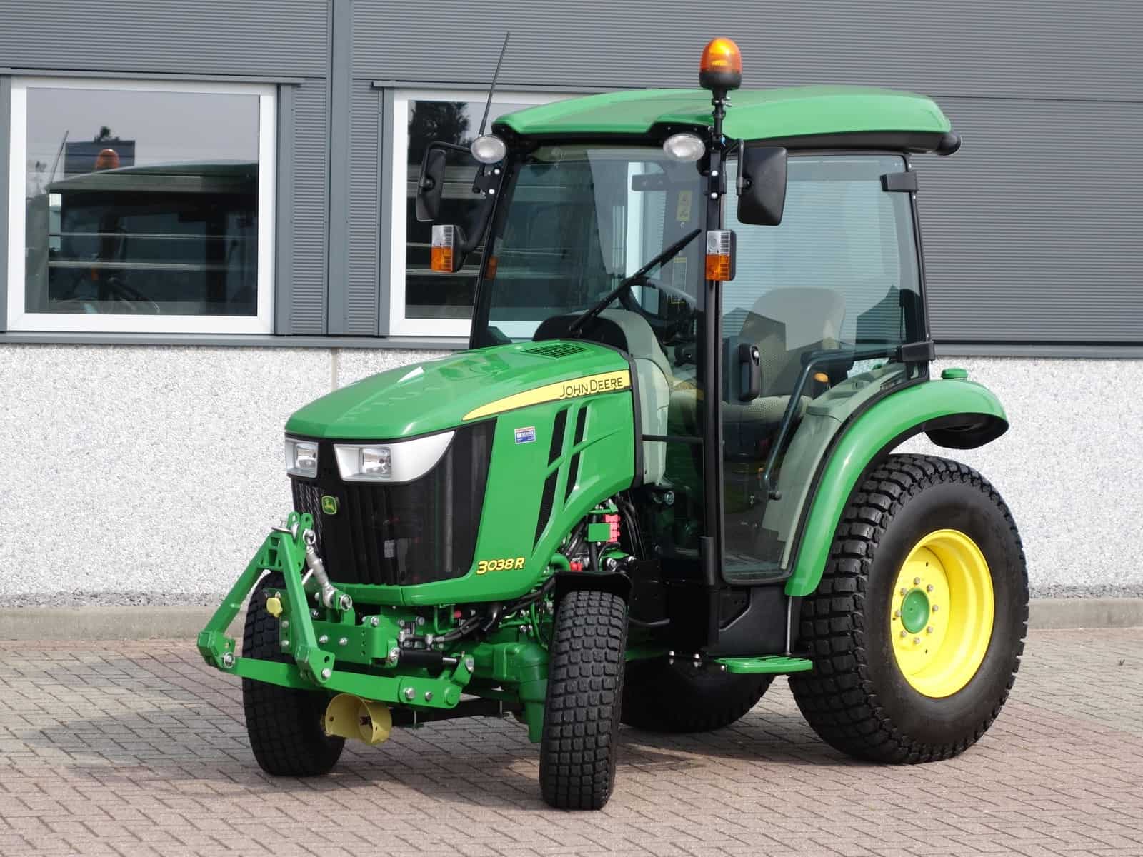 John Deere 3038R 4wd HST