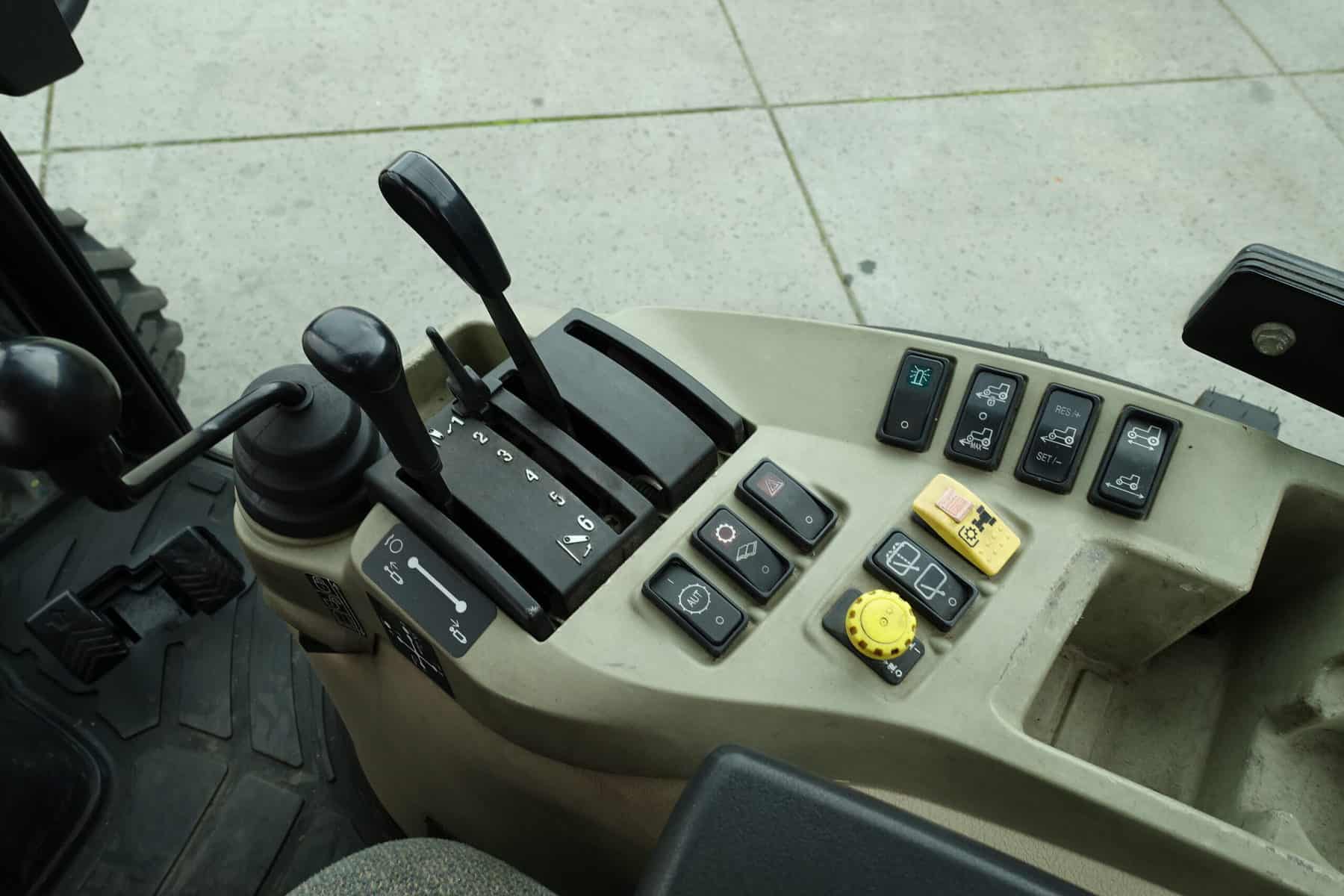 John Deere 4720 4wd HST - Afbeelding 15