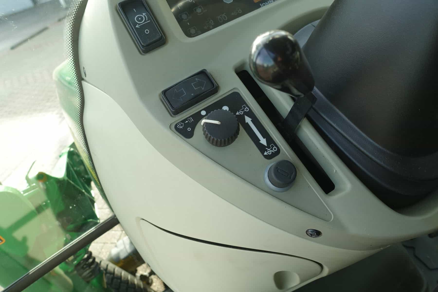 John Deere 4720 4wd HST - Afbeelding 15