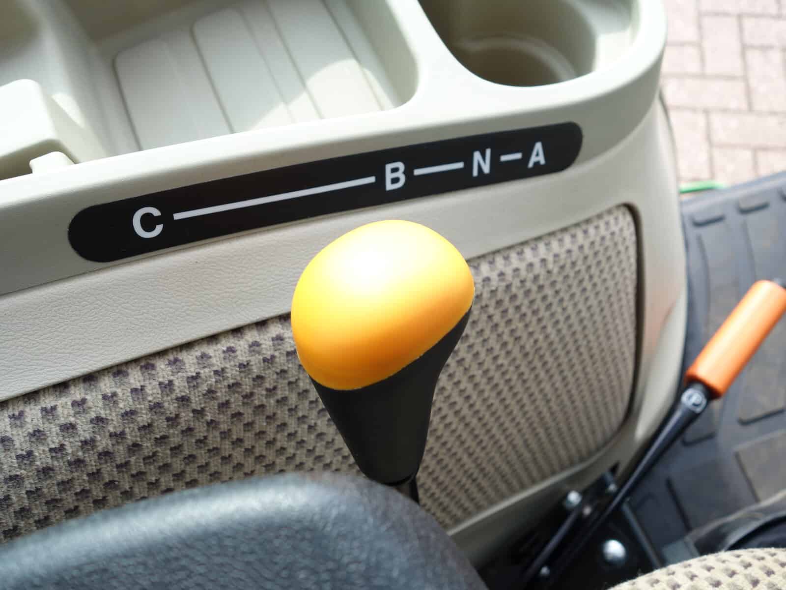 John Deere 3038R 4wd HST - Afbeelding 19