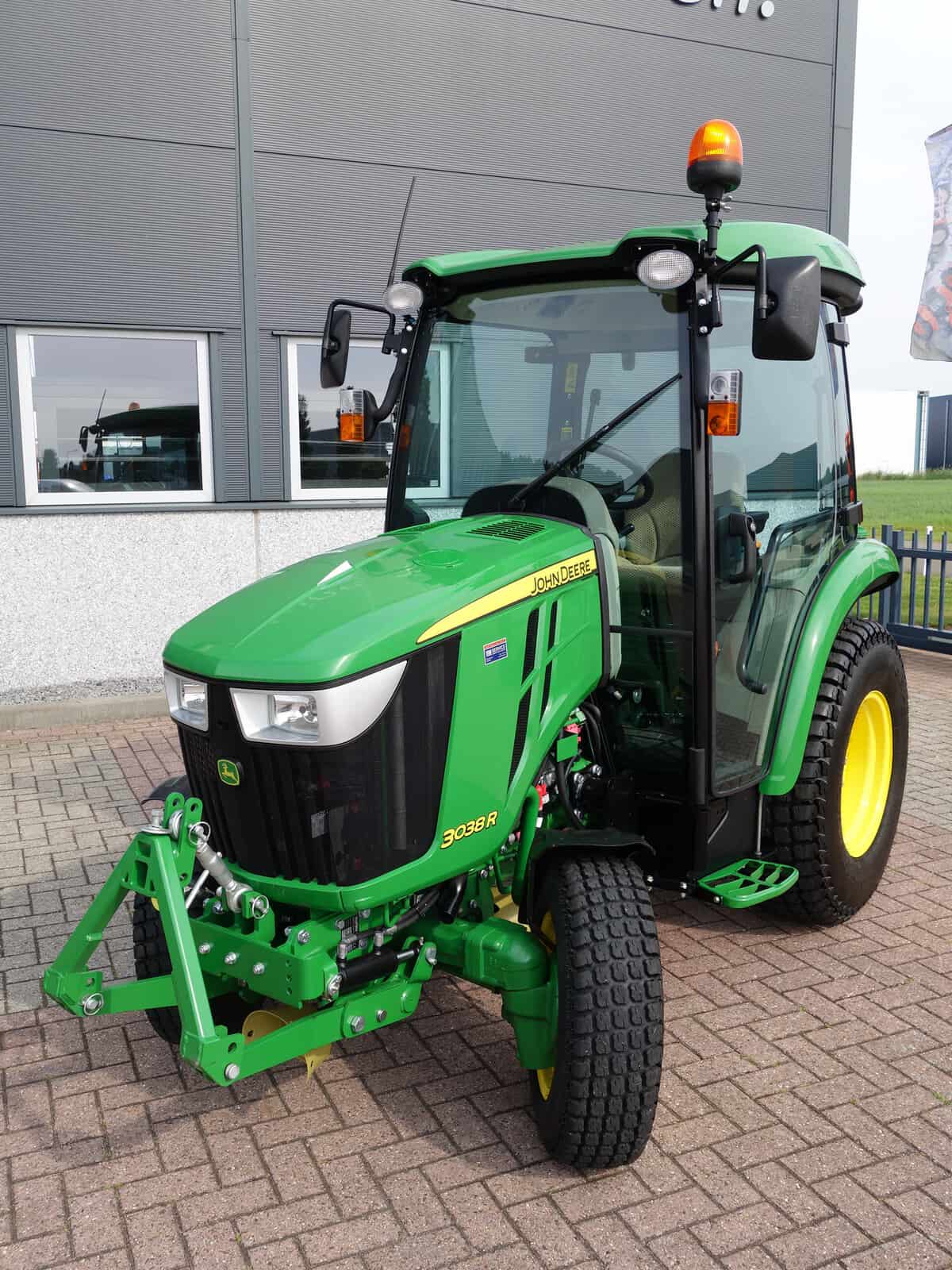 John Deere 3038R 4wd HST - Afbeelding 9