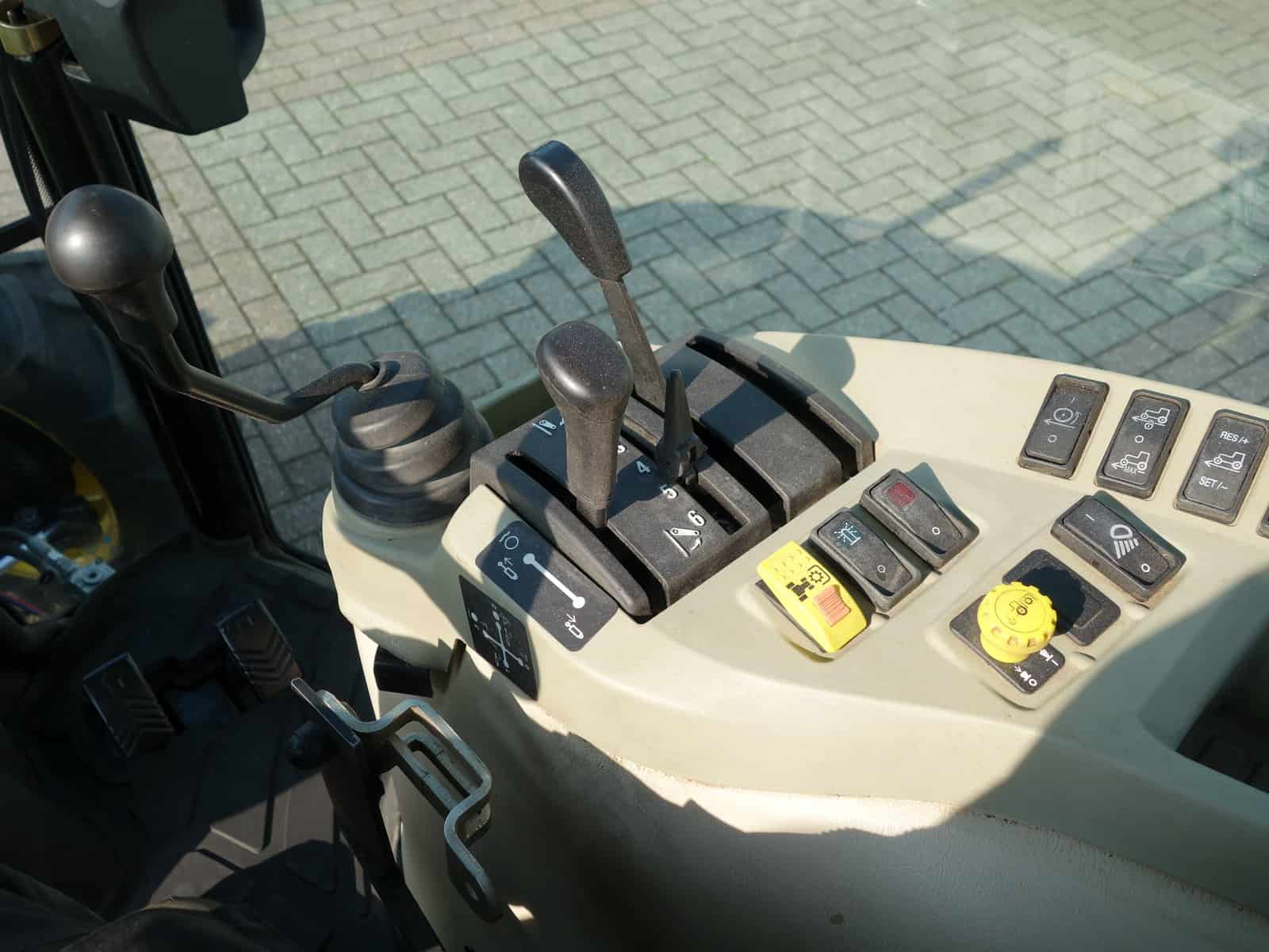 John Deere 4720 4wd HST - Afbeelding 15