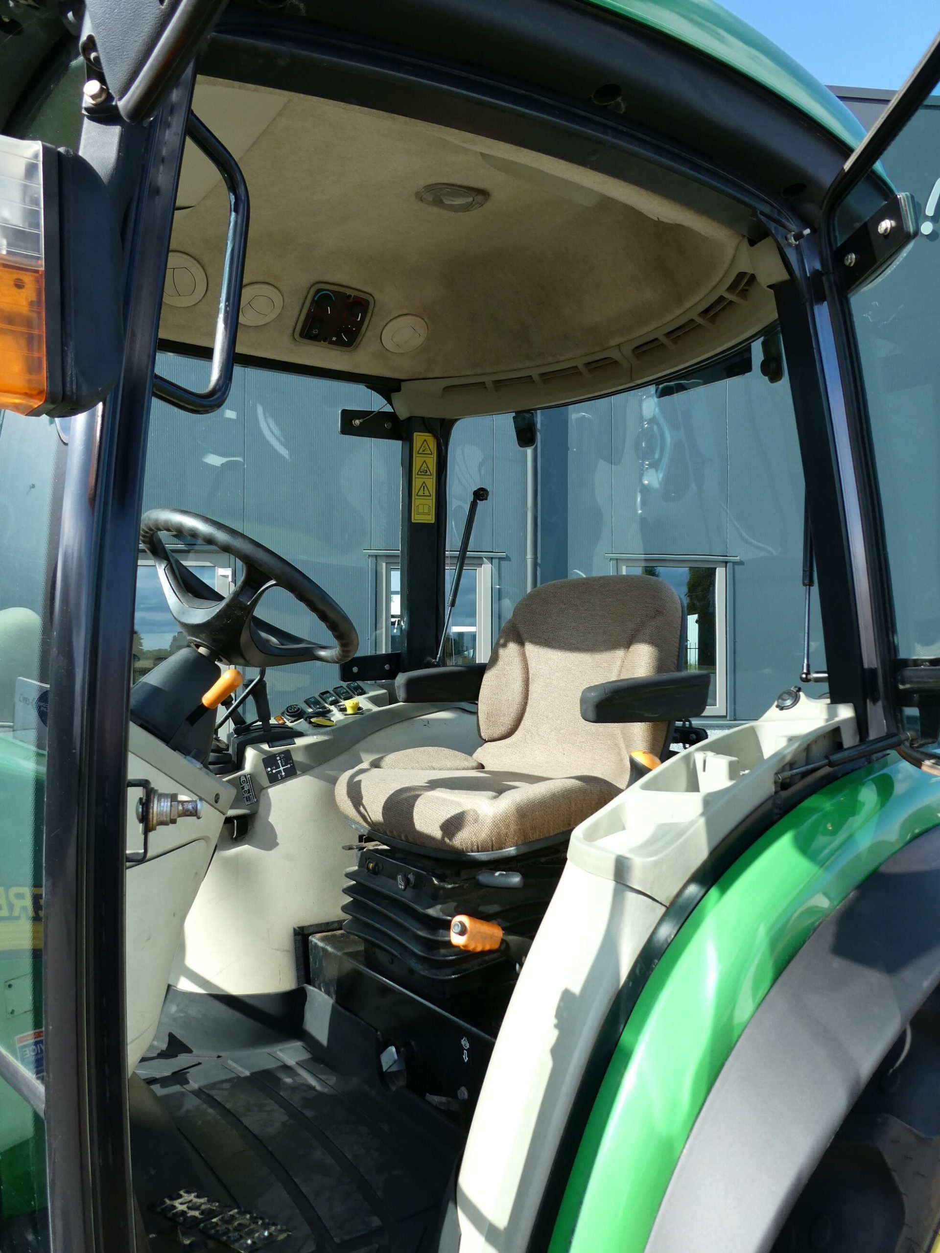 John Deere 4720 4wd HST - Afbeelding 15