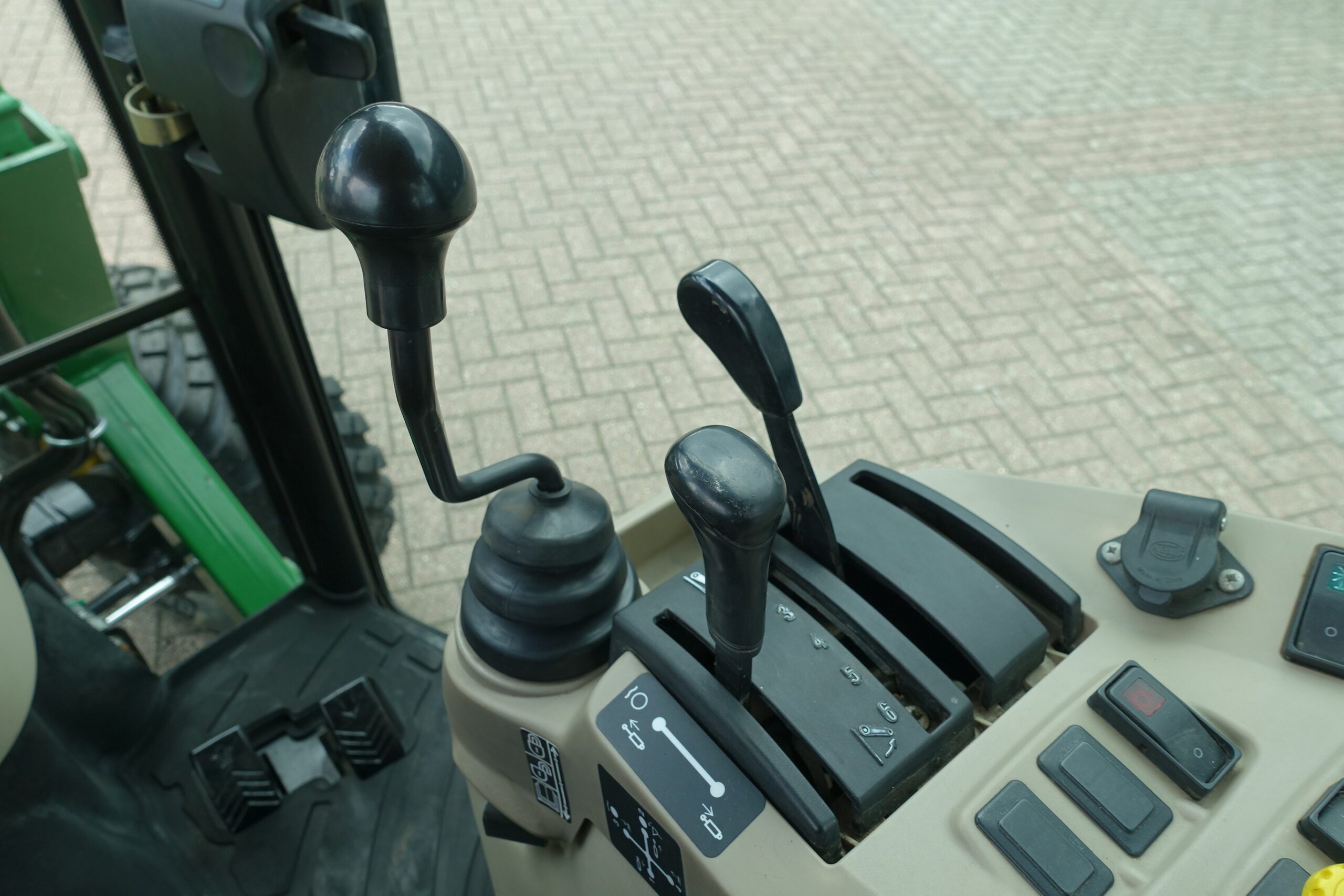 John Deere 4720 4wd HST - Afbeelding 16