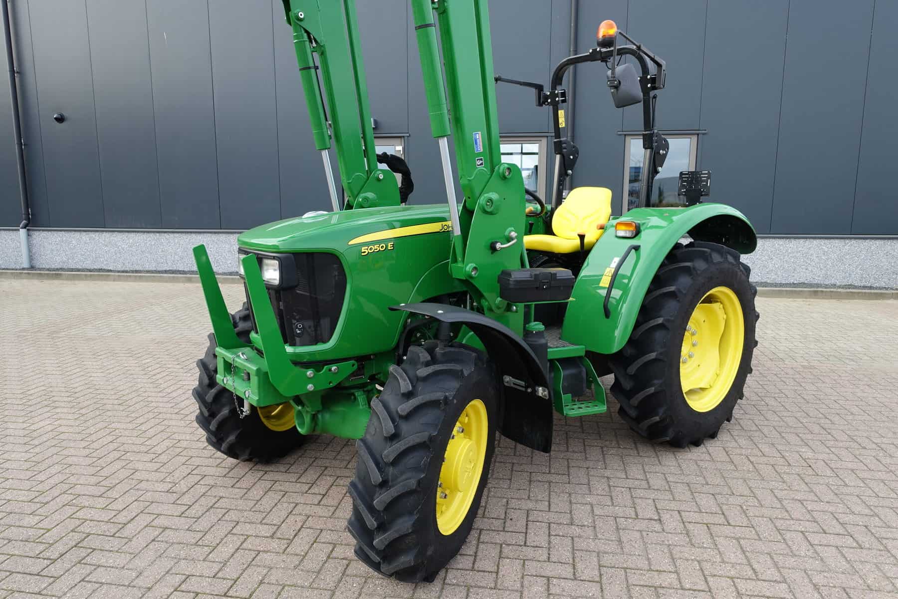 John Deere 5050E 4wd - Afbeelding 4