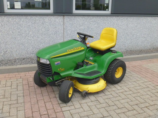 John Deere LT160
