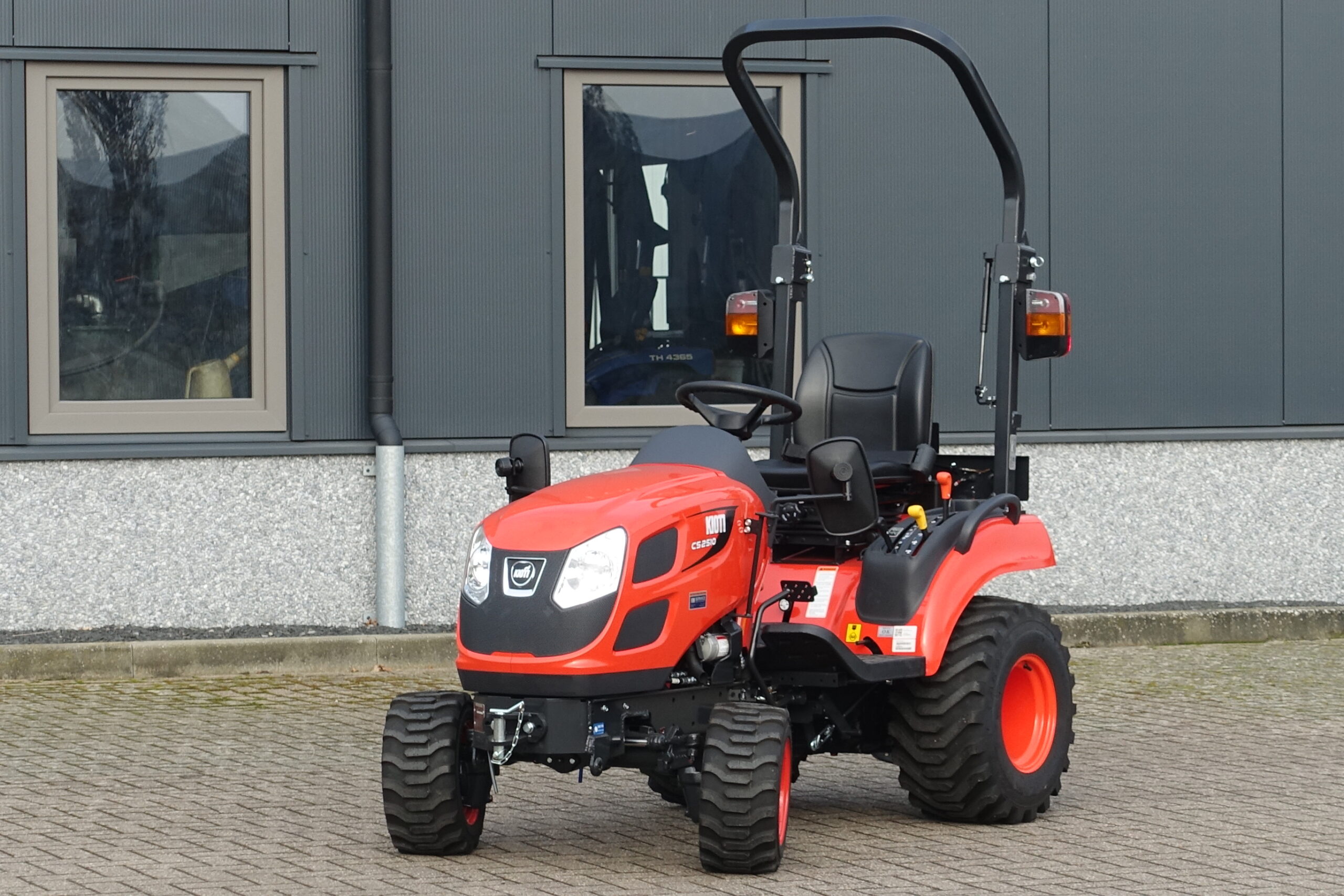 Kioti CS2510 4wd HST