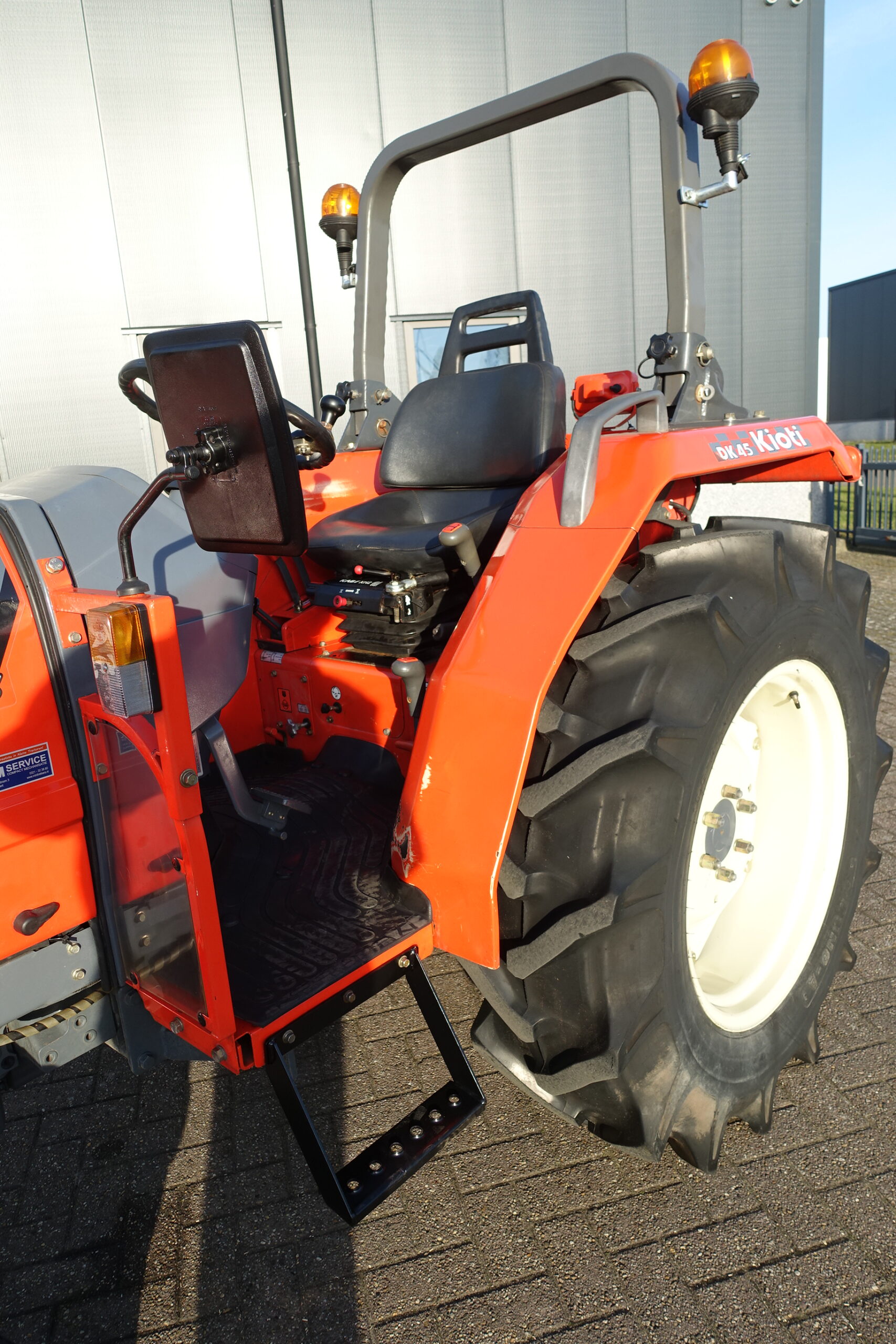 Kioti DK45 4wd - Afbeelding 9