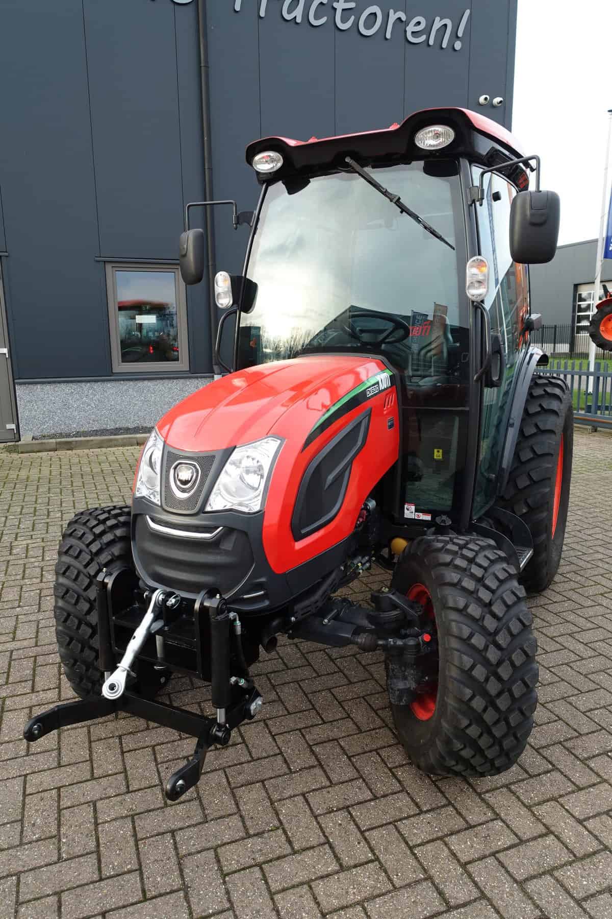 Kioti DK6010 4wd HST - Afbeelding 4