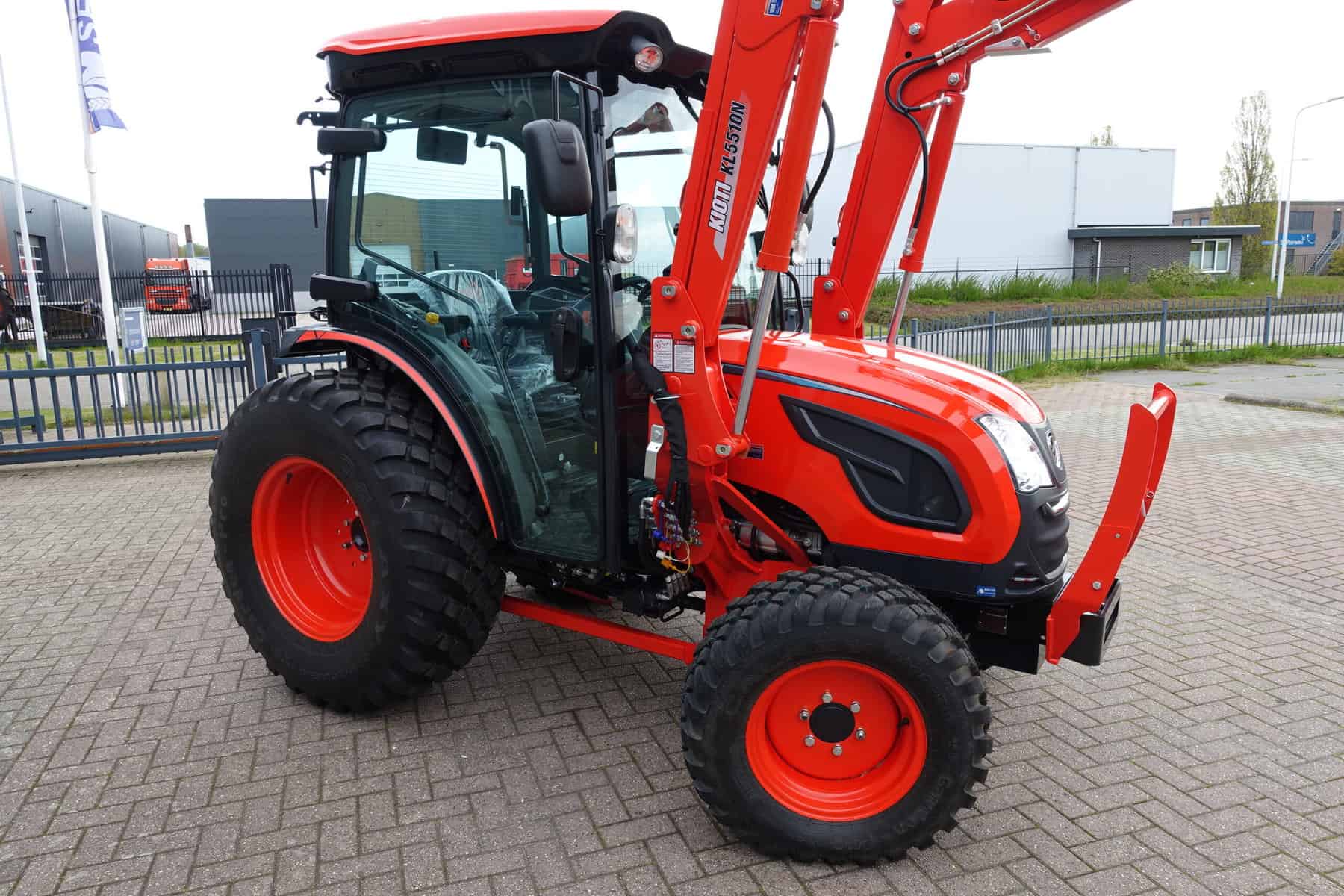 Kioti DK6020 4wd HST - Afbeelding 2
