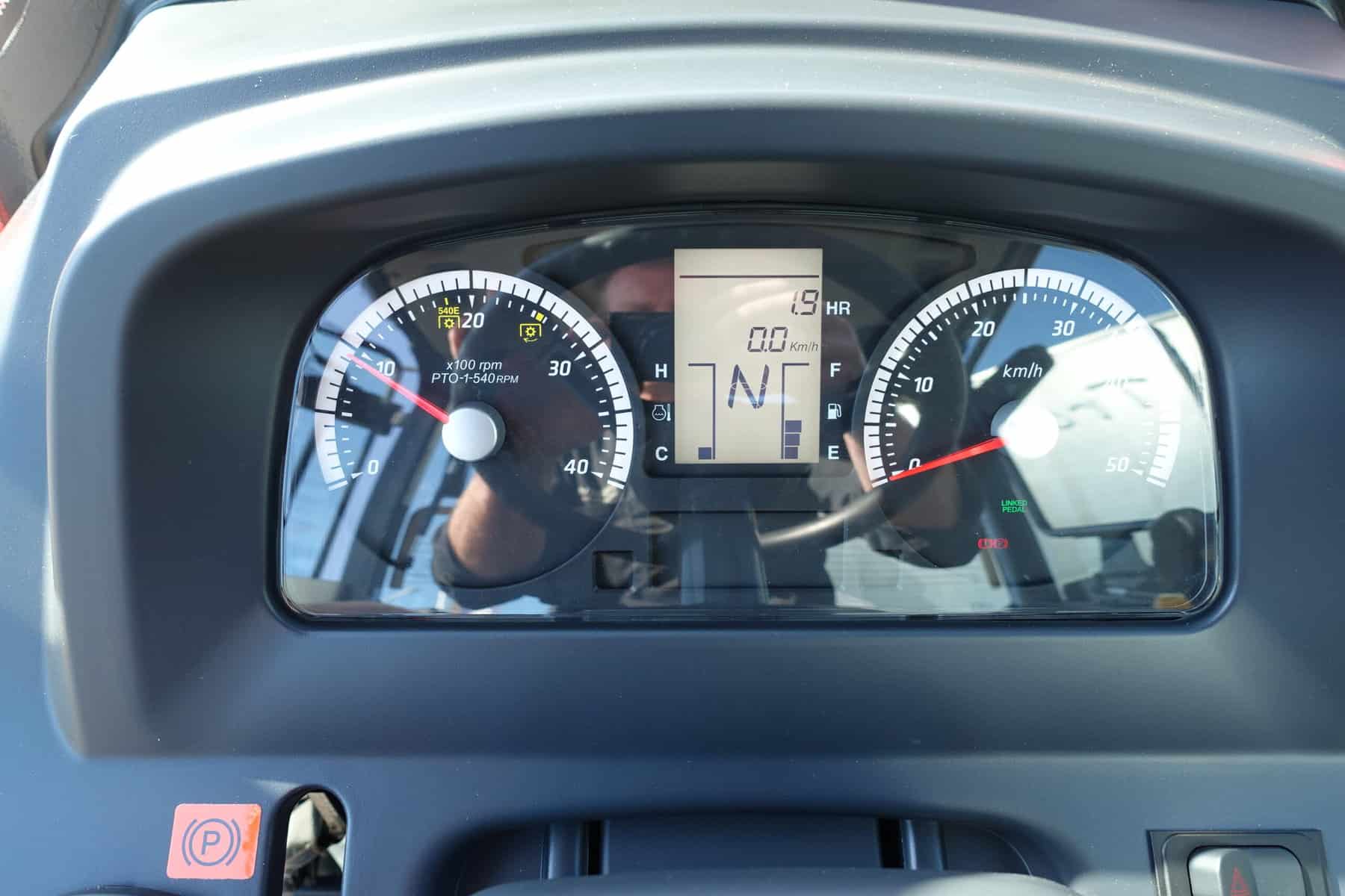 Kioti DK6020 4wd HST - Afbeelding 14