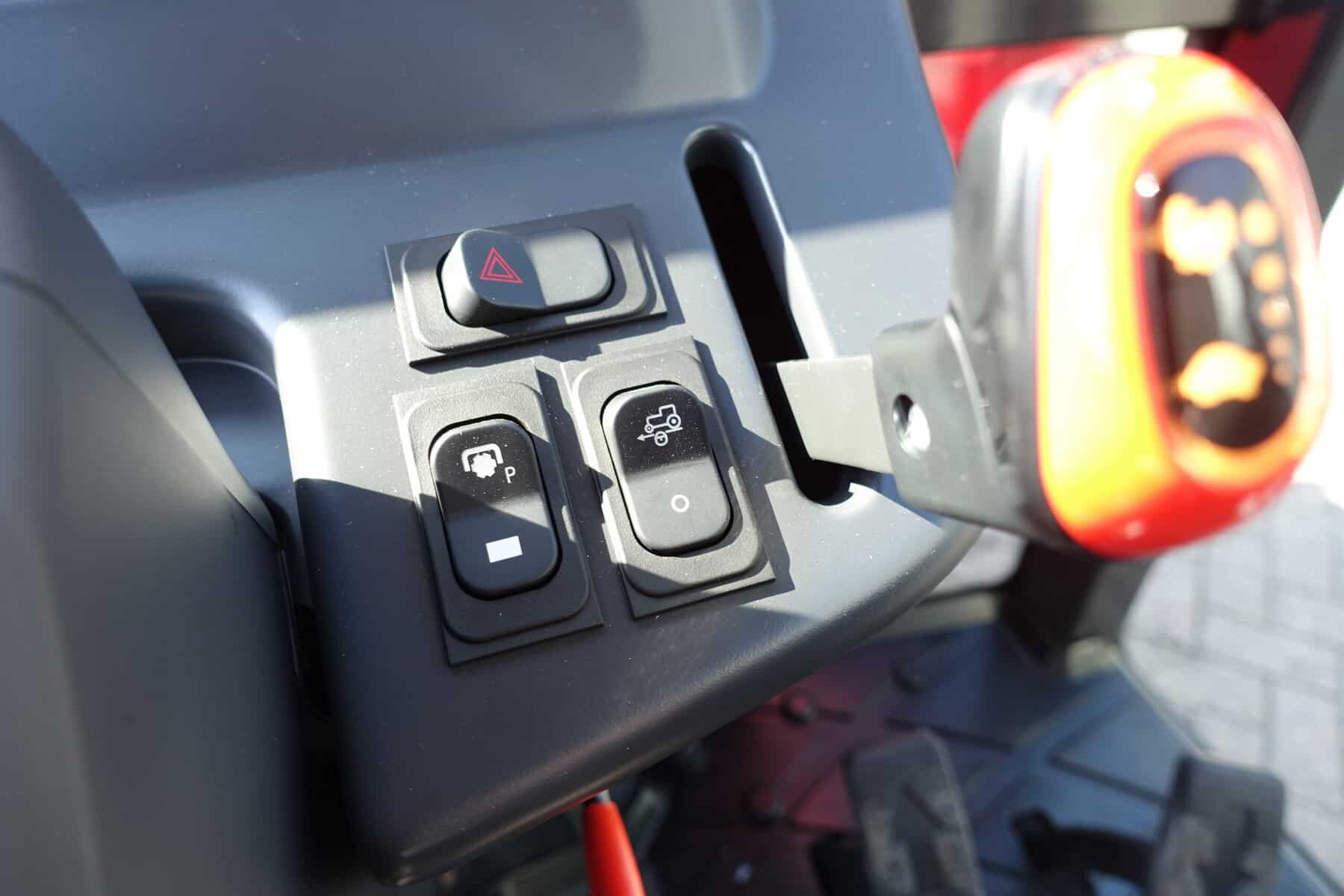 Kioti DK6020 4wd HST - Afbeelding 26