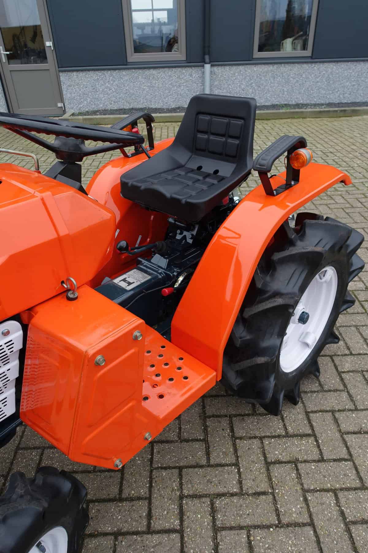 Kubota B1400 4wd - Afbeelding 8