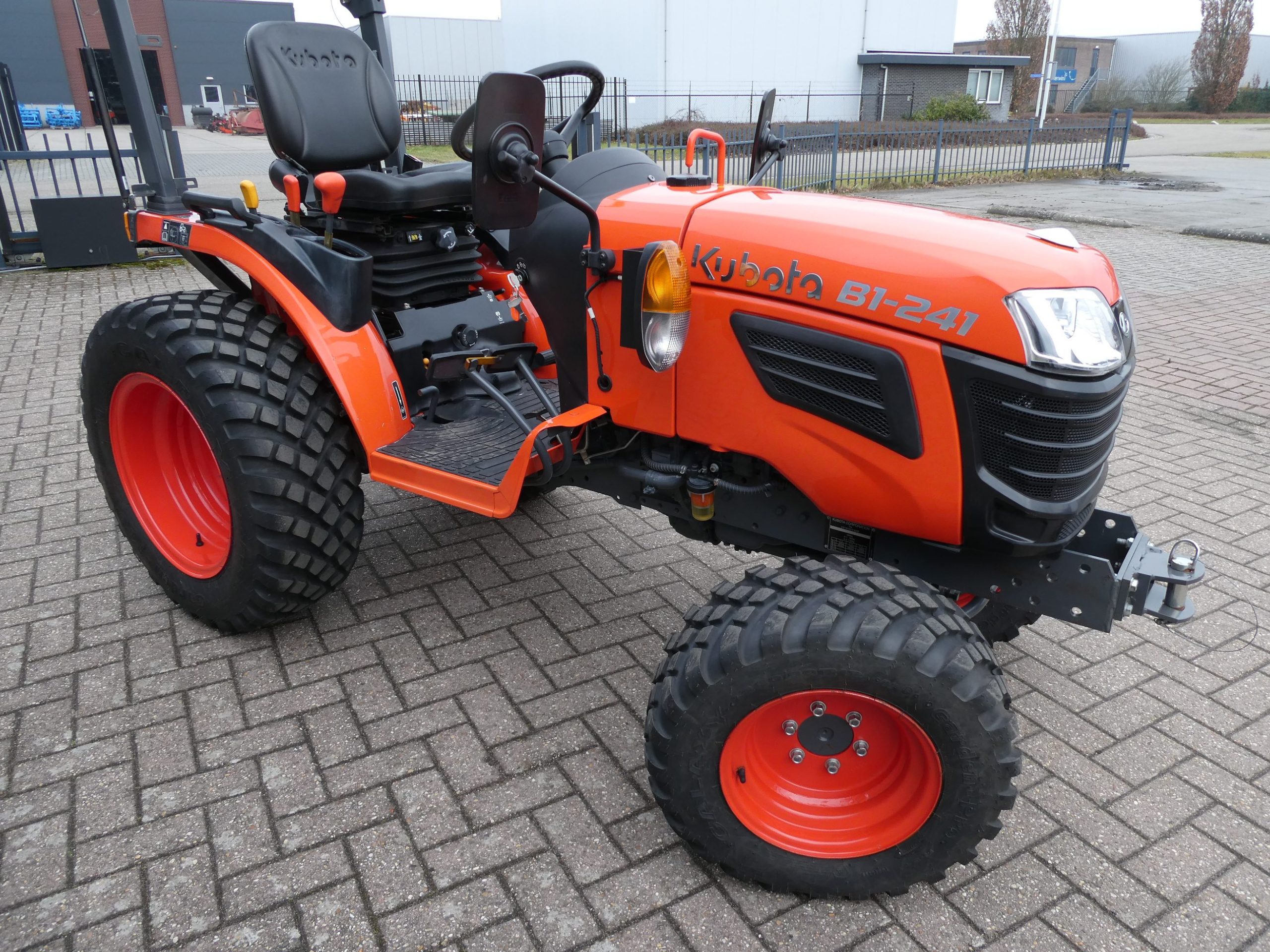 Kubota B1-241 4wd - Afbeelding 2
