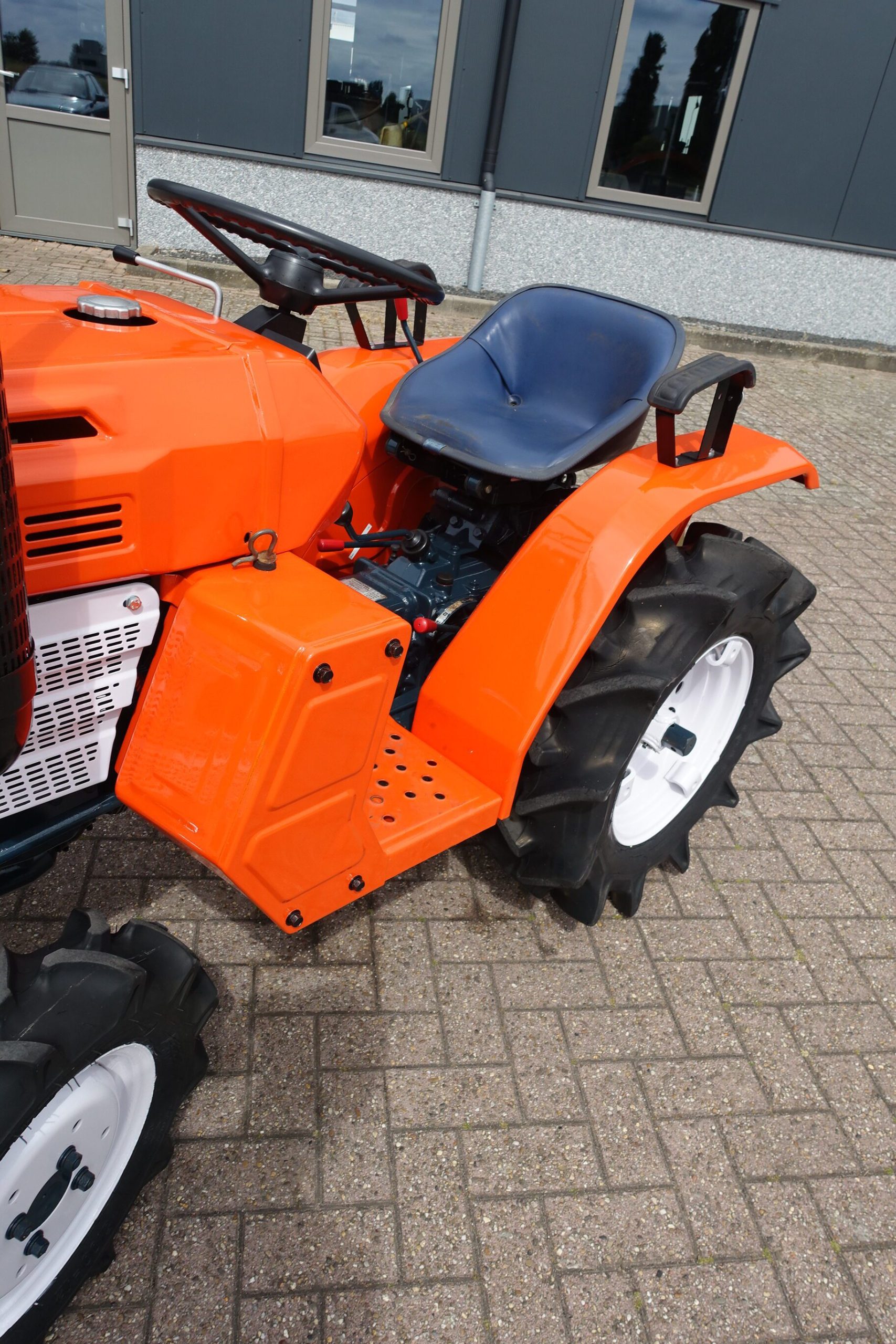 Kubota B1400 4wd - Afbeelding 10