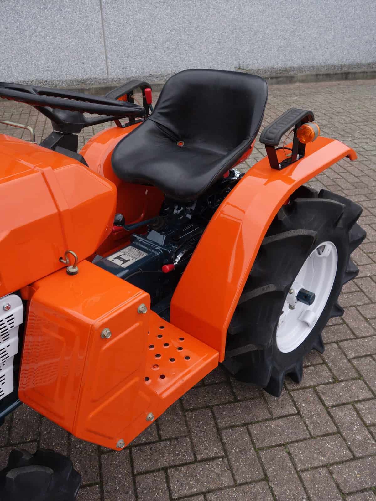Kubota B1400 4wd - Afbeelding 8