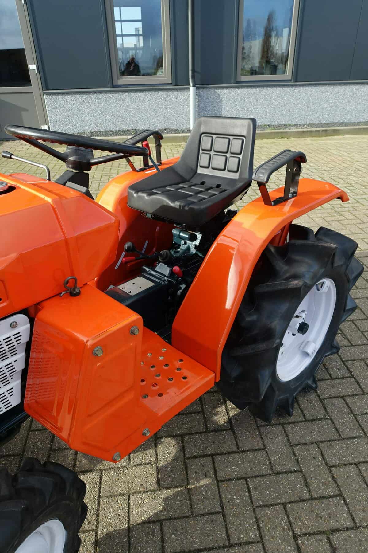 Kubota B1400 4wd - Afbeelding 8