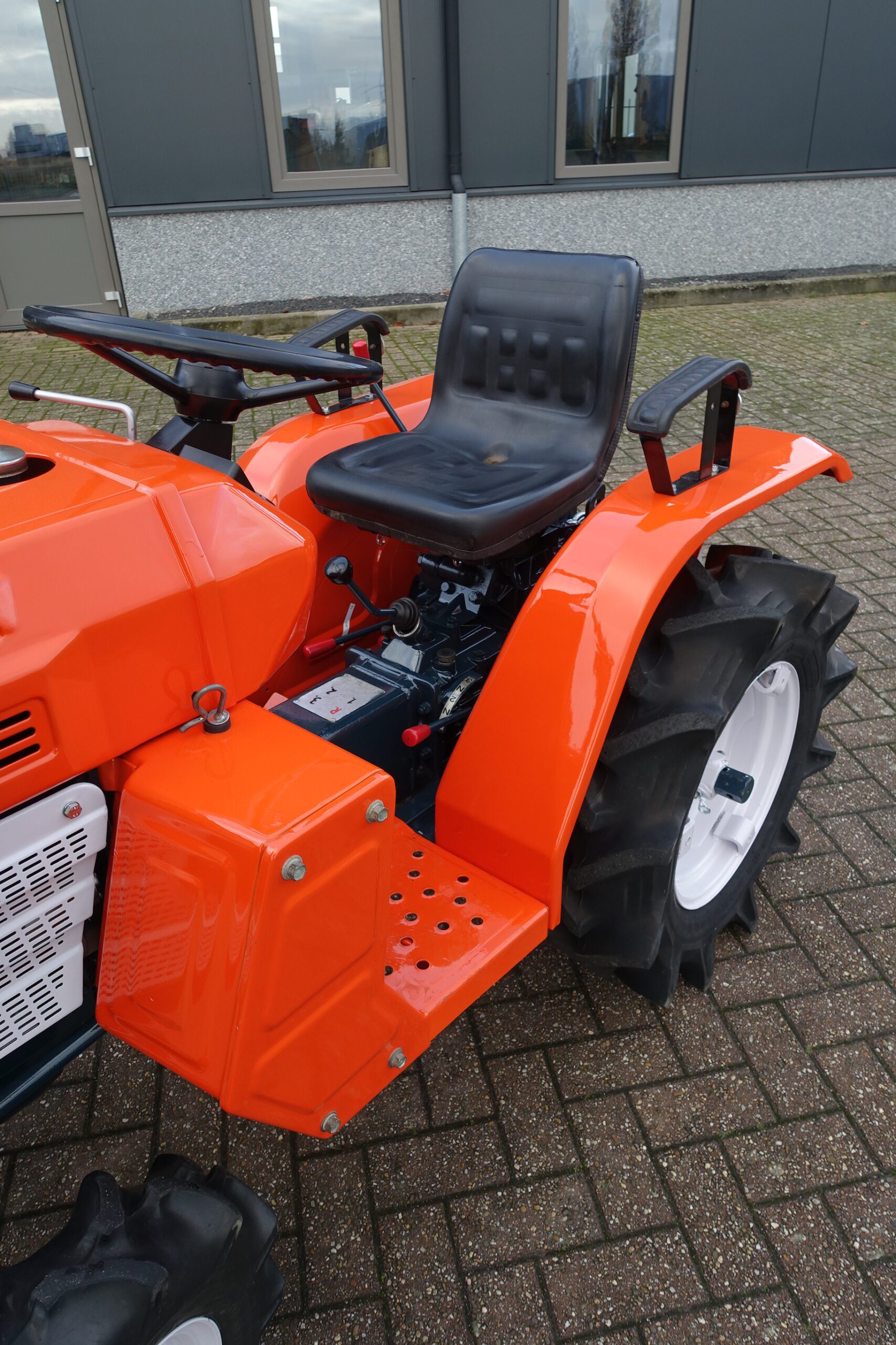 Kubota B1400 4wd - Afbeelding 9