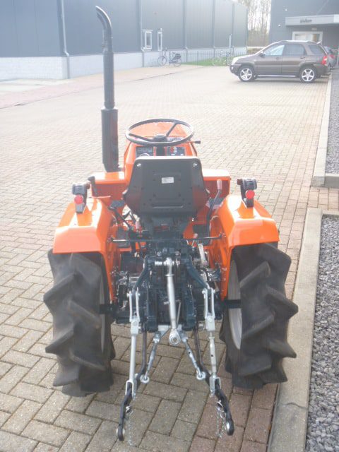 Kubota B1402 4wd - Afbeelding 13