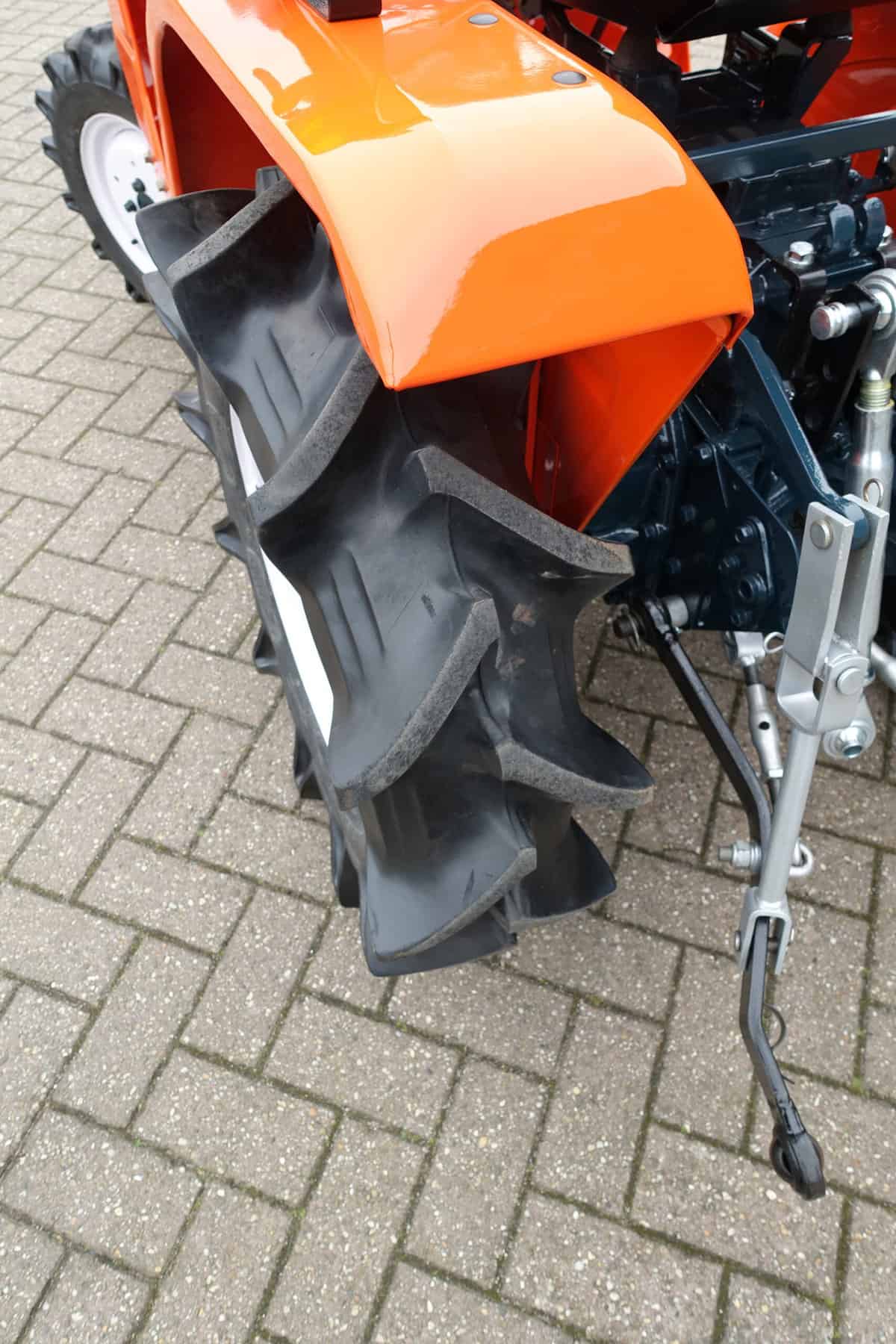 Kubota B1402 4wd - Afbeelding 13